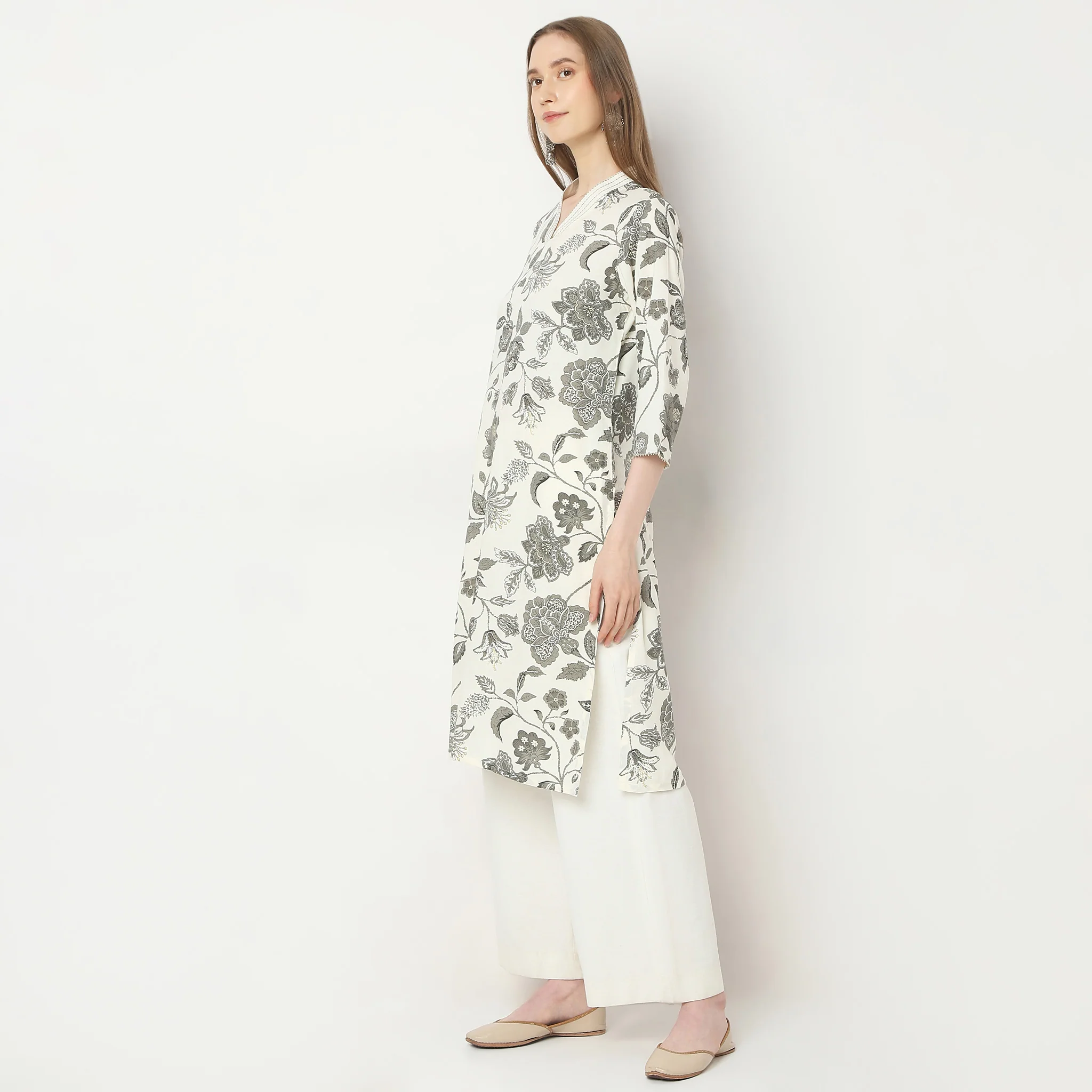 Regular Fit Printed Kurta - Image 5