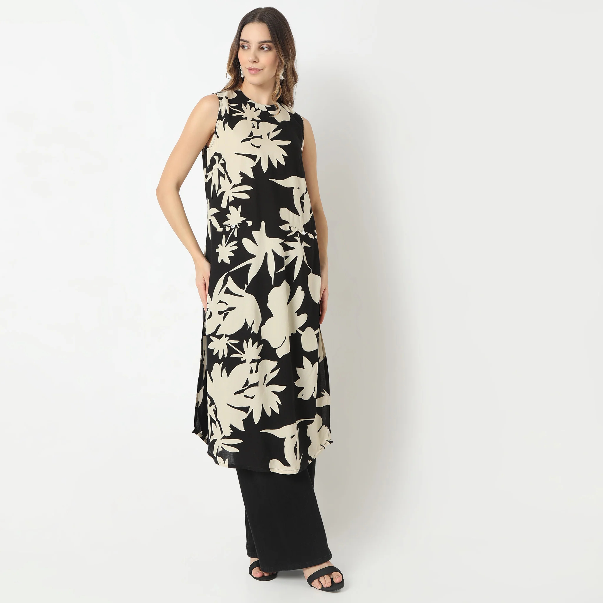 Regular Fit Printed Band Neck Kurta - Image 7