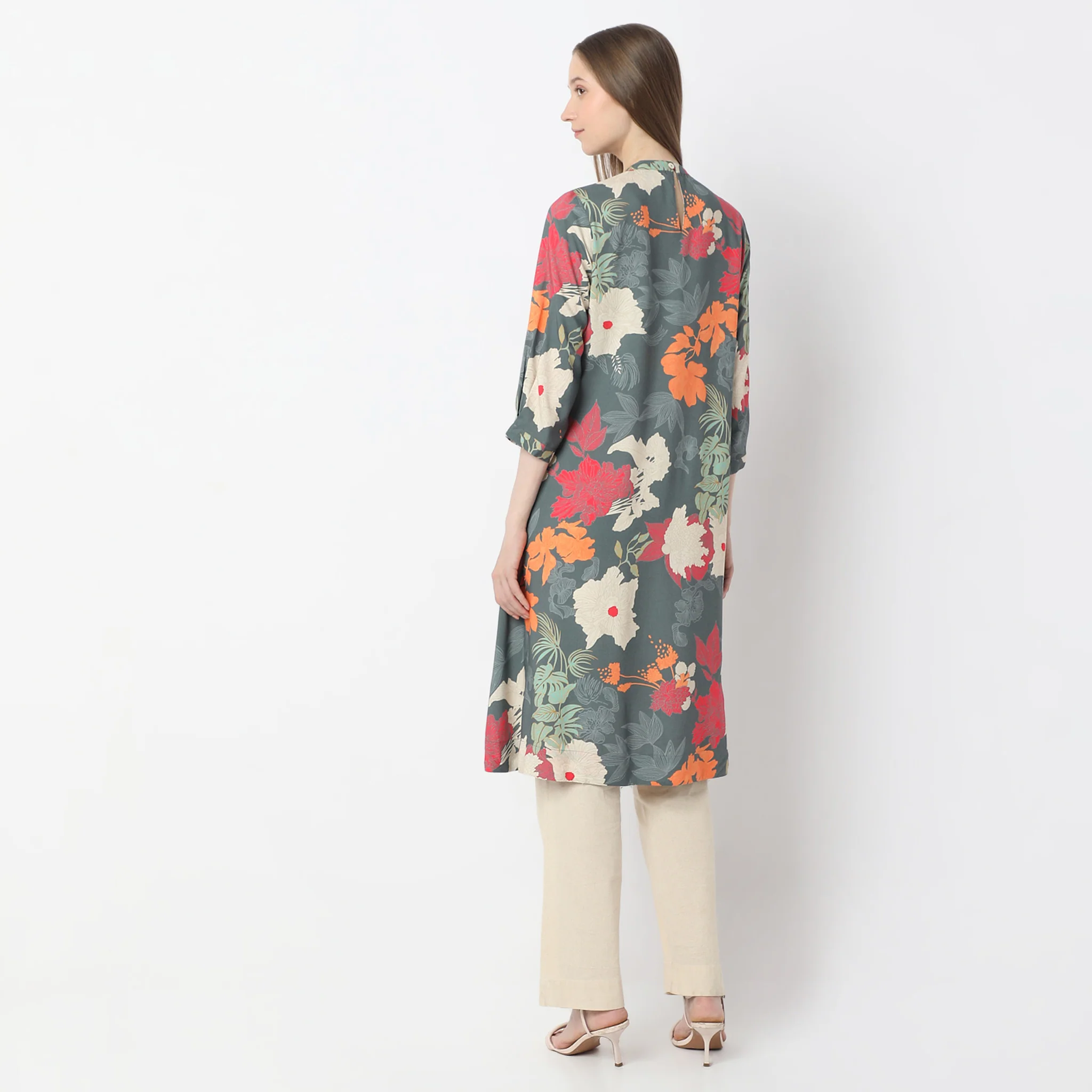 Printed Knee Length Band Neck Straight Kurta - Image 8