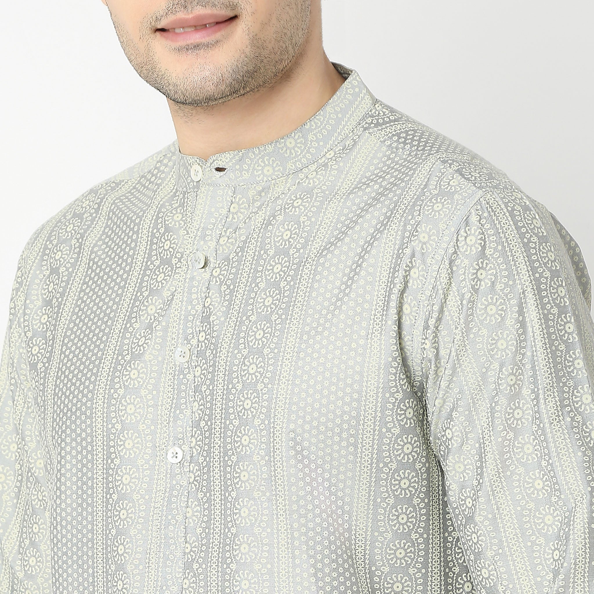 Regular Fit Printed Kurta - Image 4