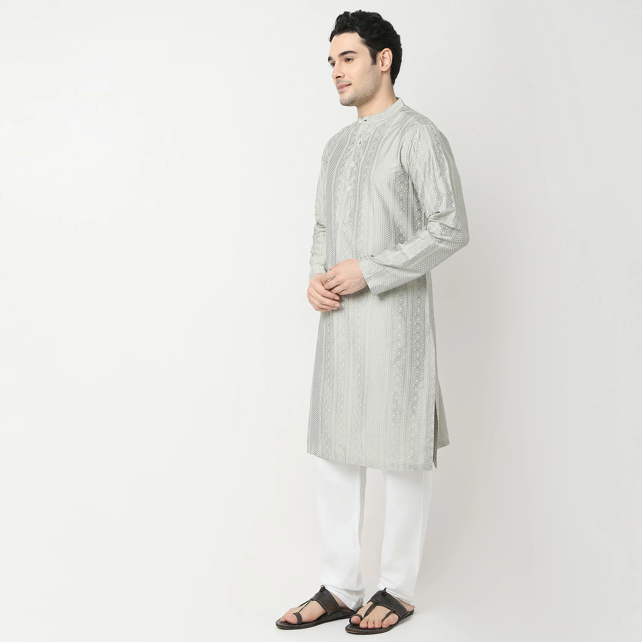 Regular Fit Printed Kurta - Image 5
