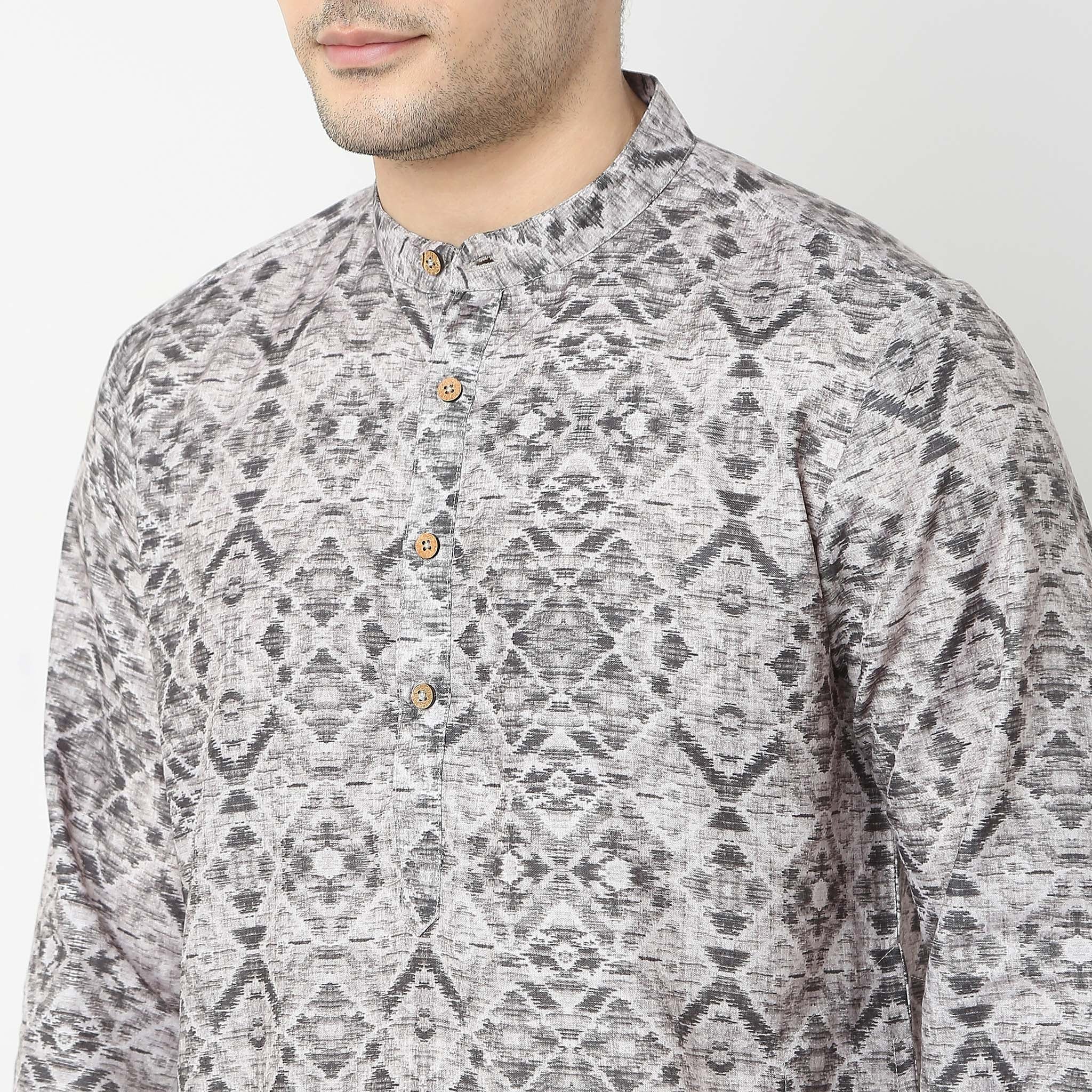 Regular Fit Printed Kurta - Image 5