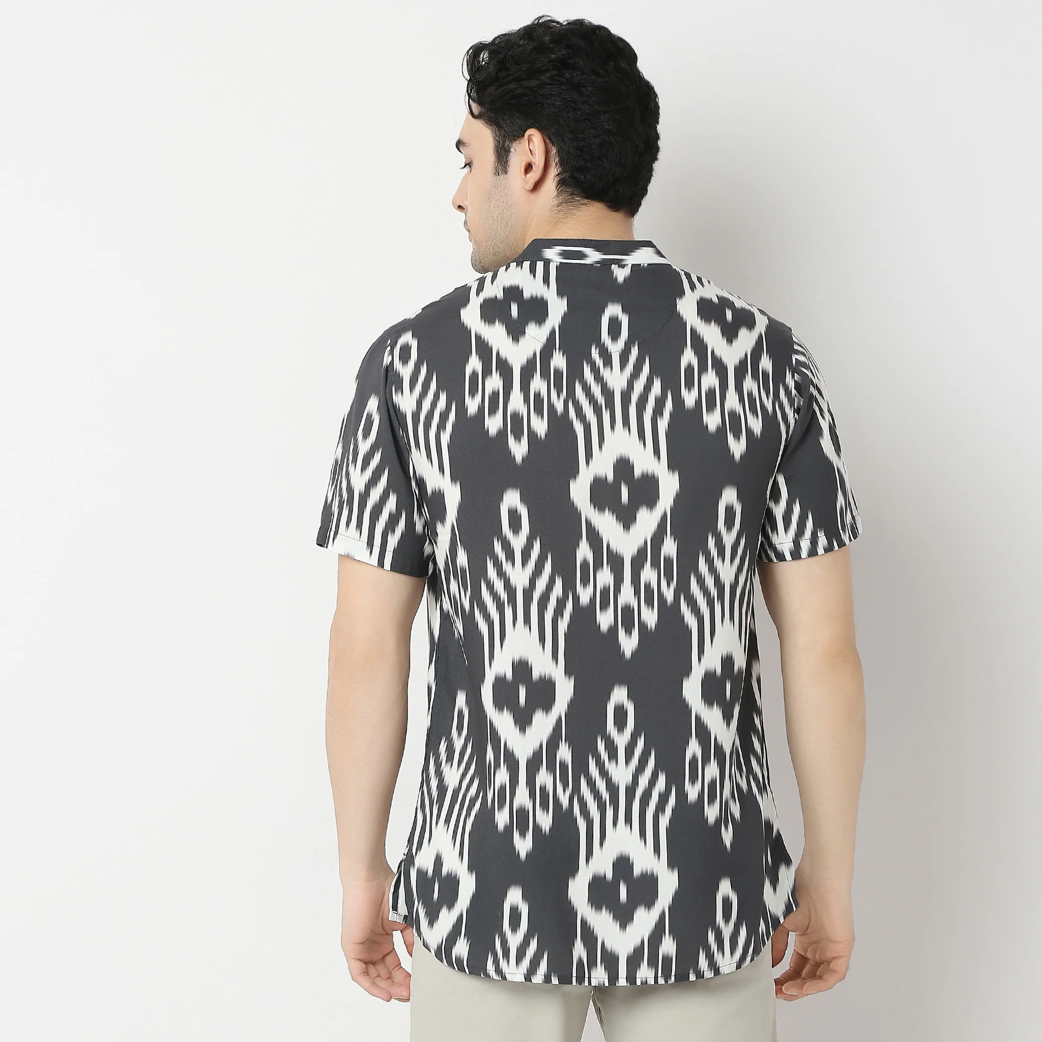 Regular Fit Printed Kurta - Image 3