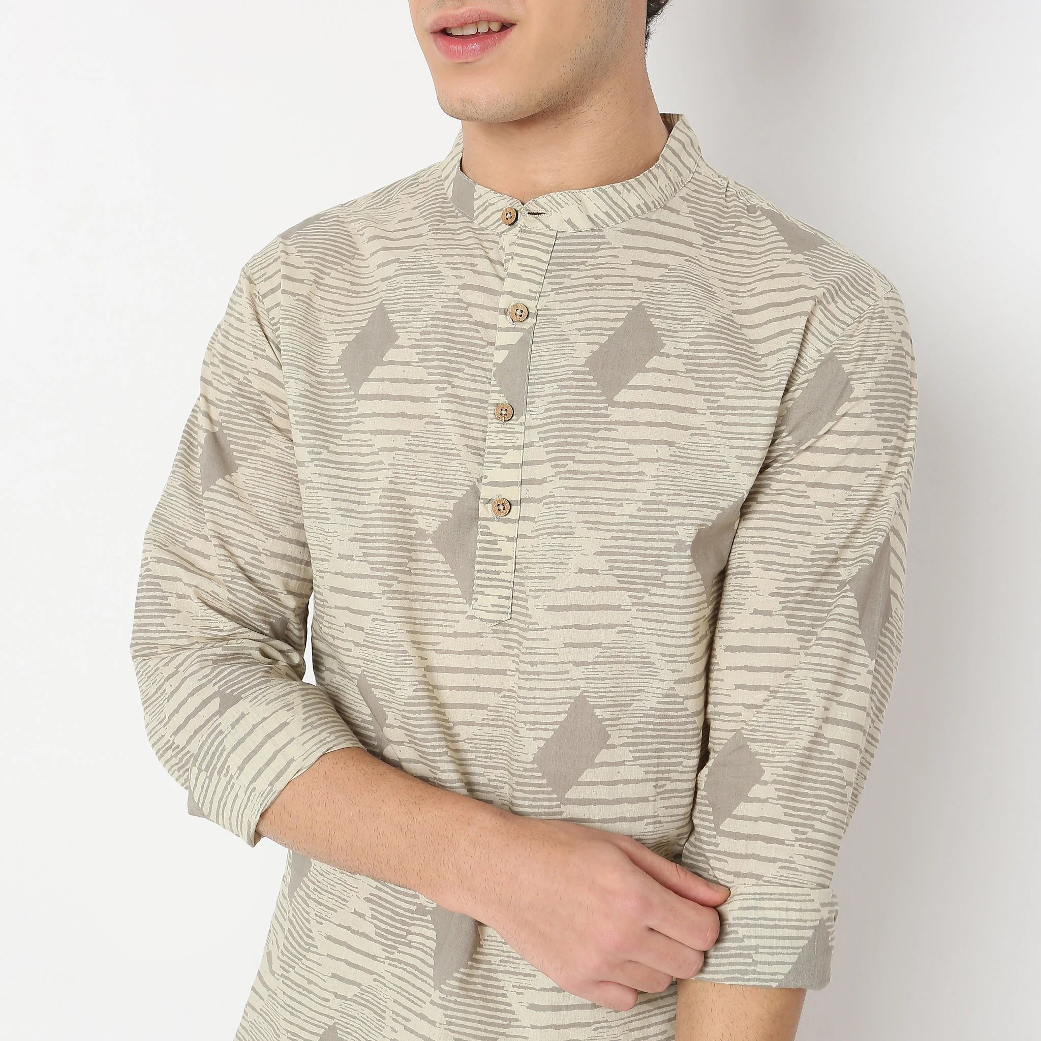 Regular Fit Printed Kurta - Image 4