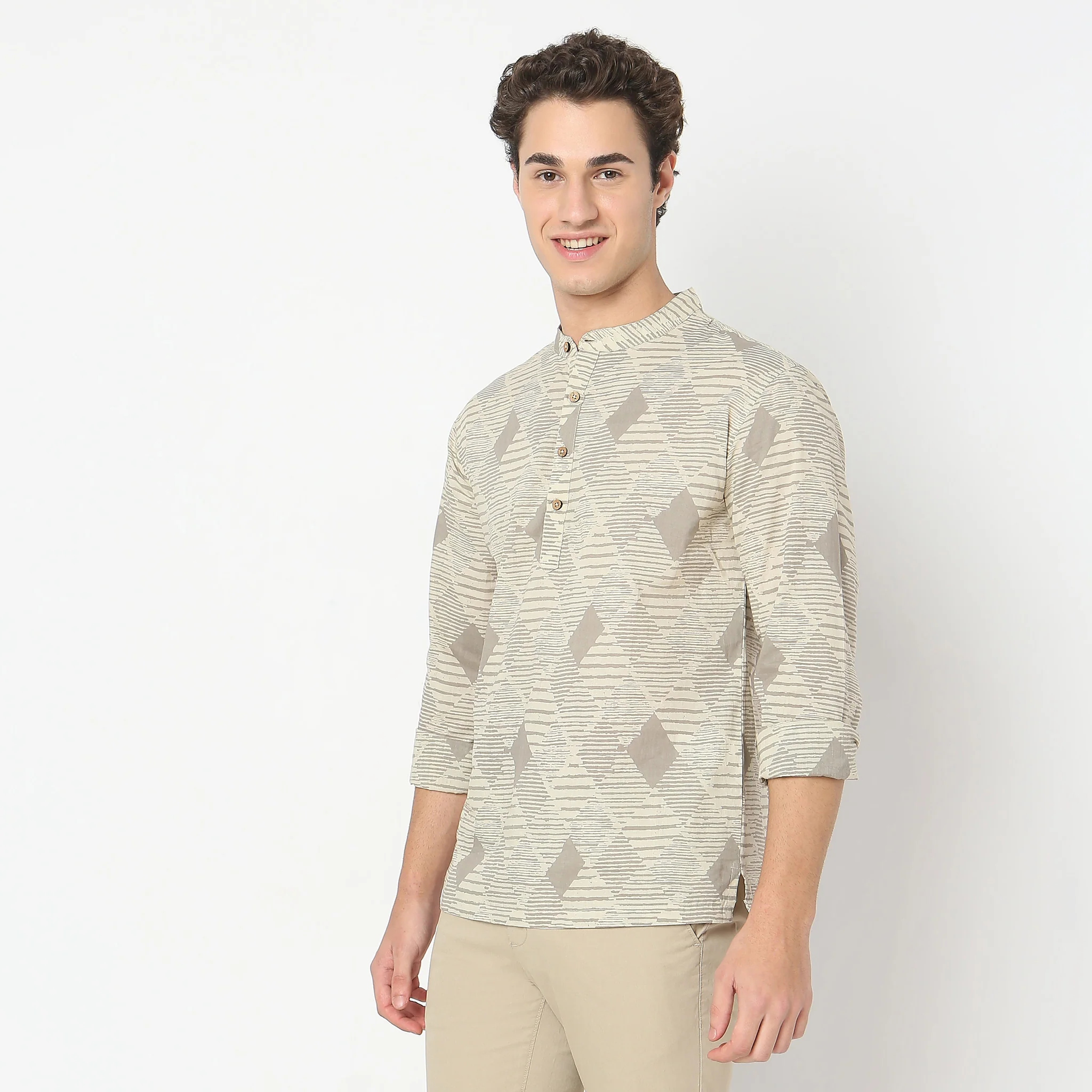 Regular Fit Printed Kurta - Image 5