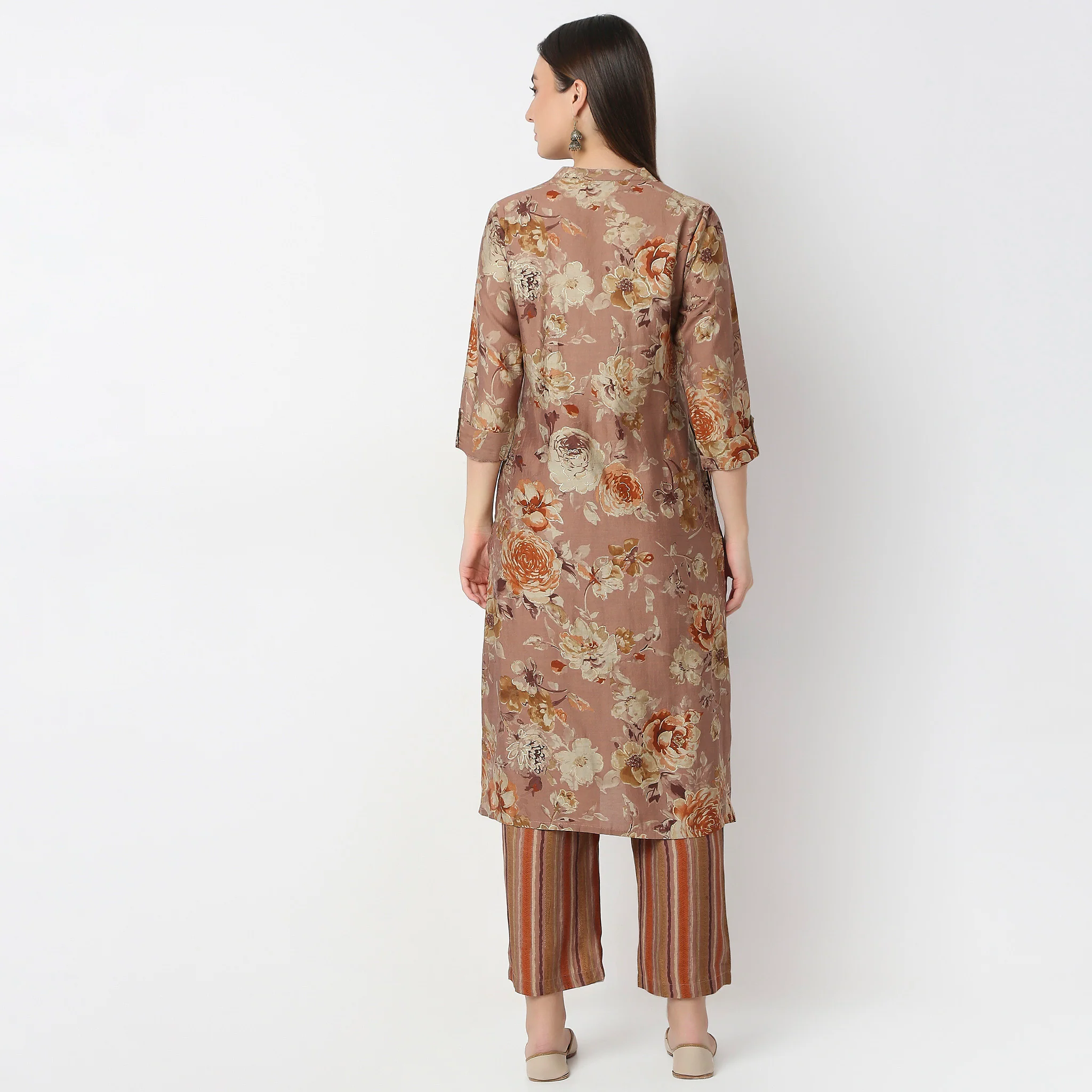 Regular Fit Printed Kurta With Pant Set - Image 3