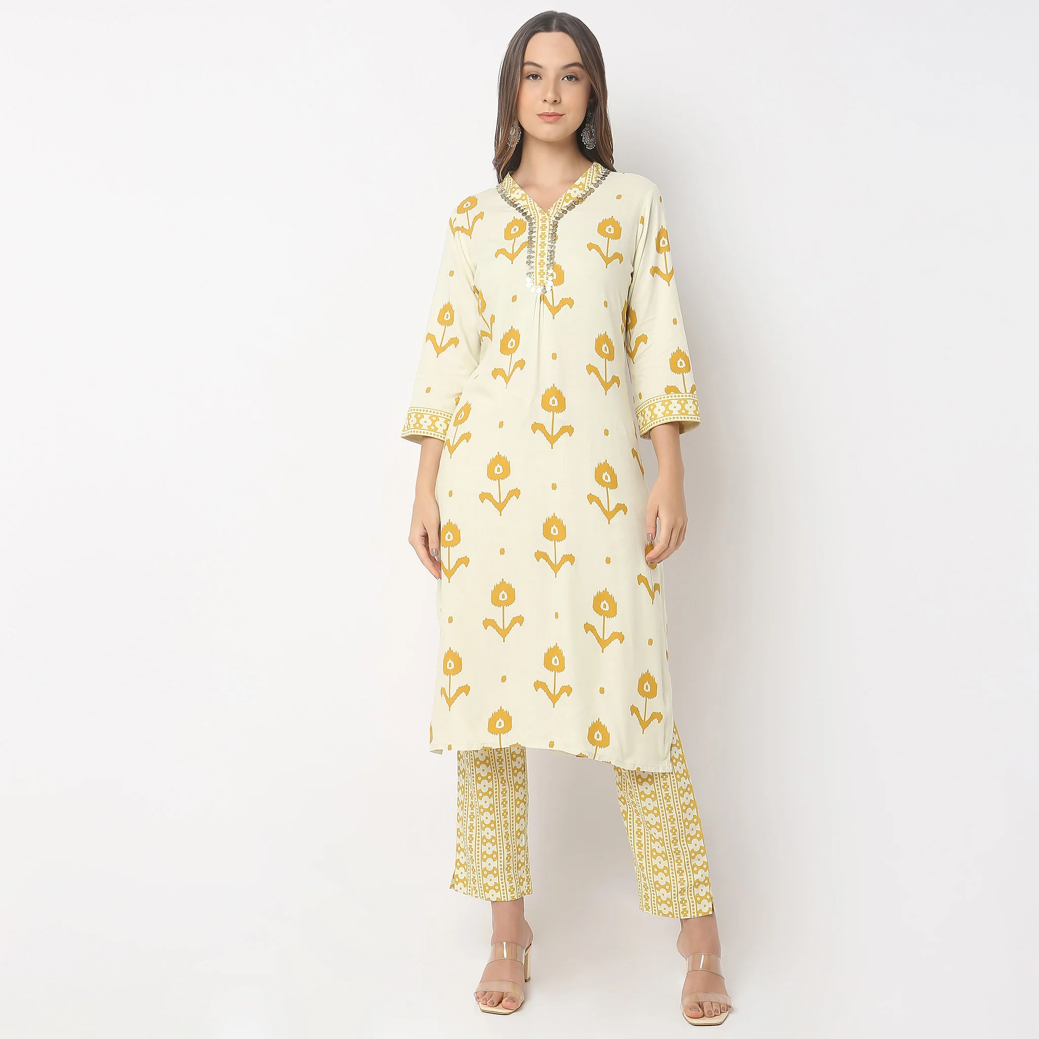 Regular Fit Printed Kurta With Pant Set - Image 2