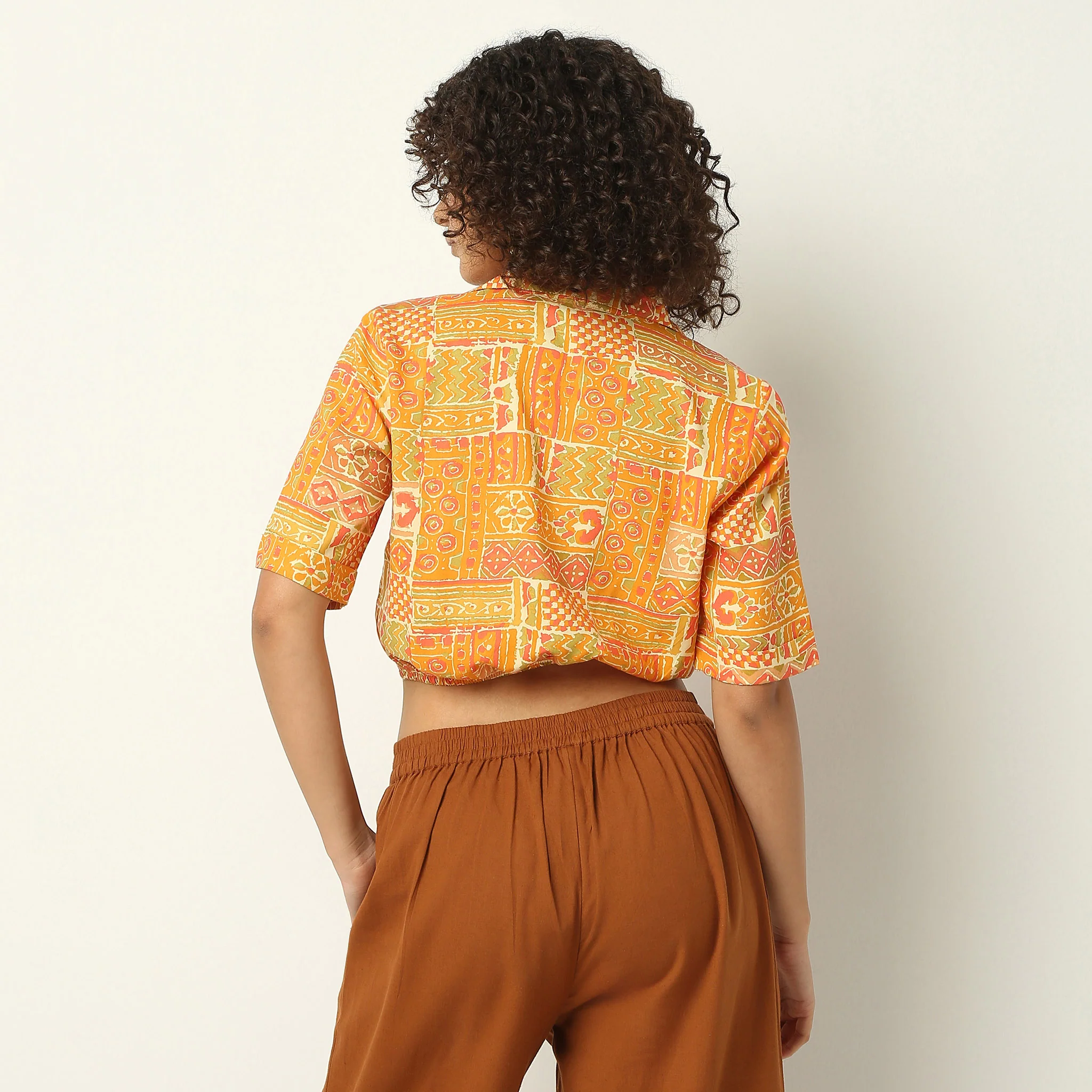 Lapel Collar Elbow Sleeve Straight Printed Crop Top With Tie Up Knot - Image 3