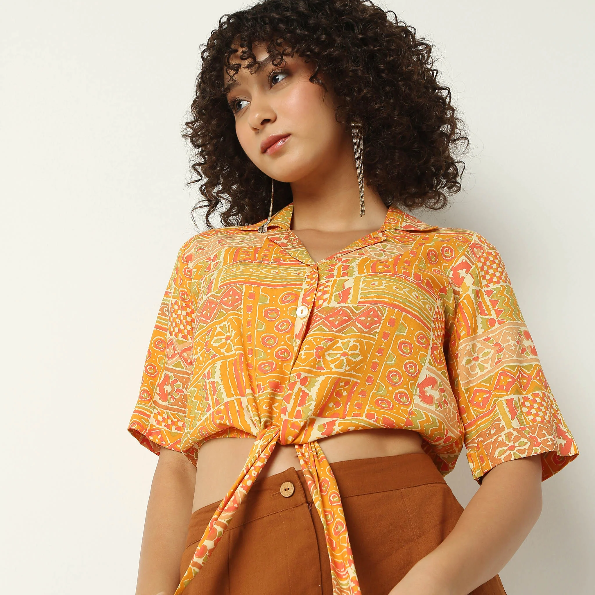Lapel Collar Elbow Sleeve Straight Printed Crop Top With Tie Up Knot - Image 4