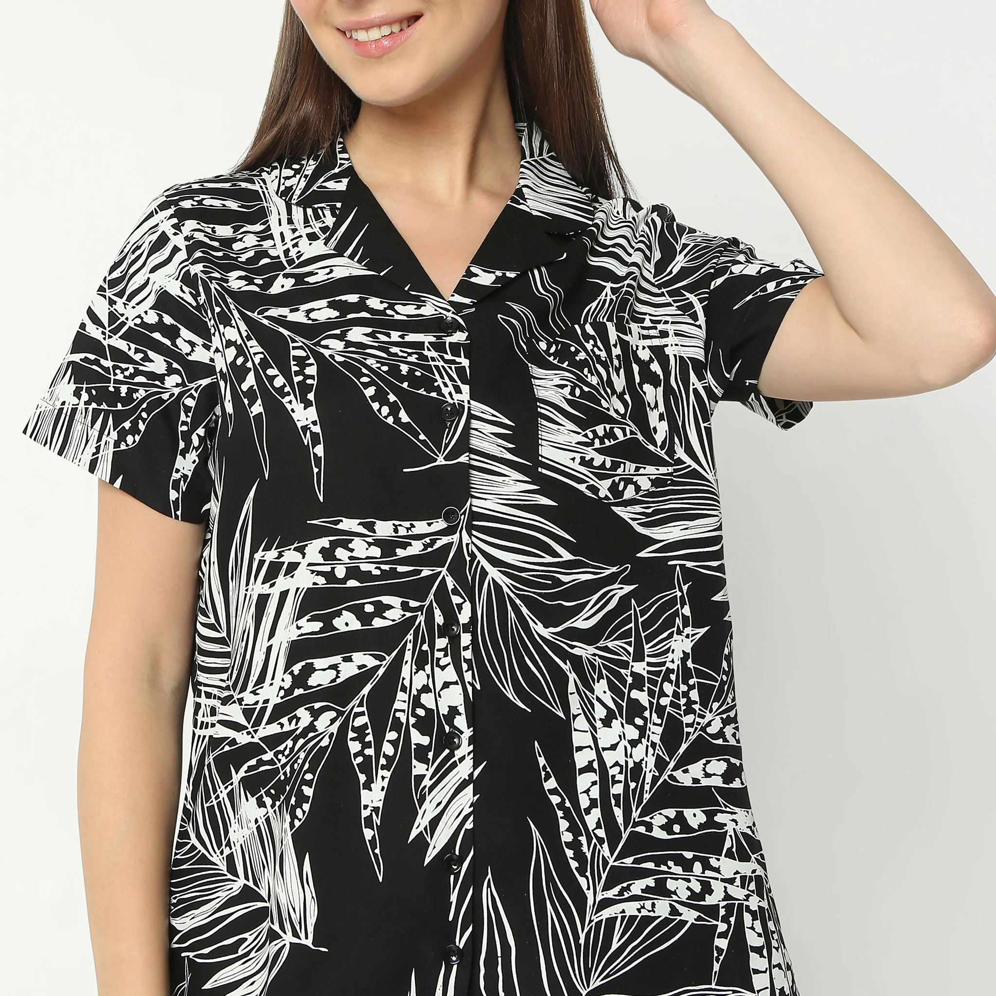 Printed Lapel Collar Short Sleeve Shirt With Pyjama Sleepwear Set - Image 4