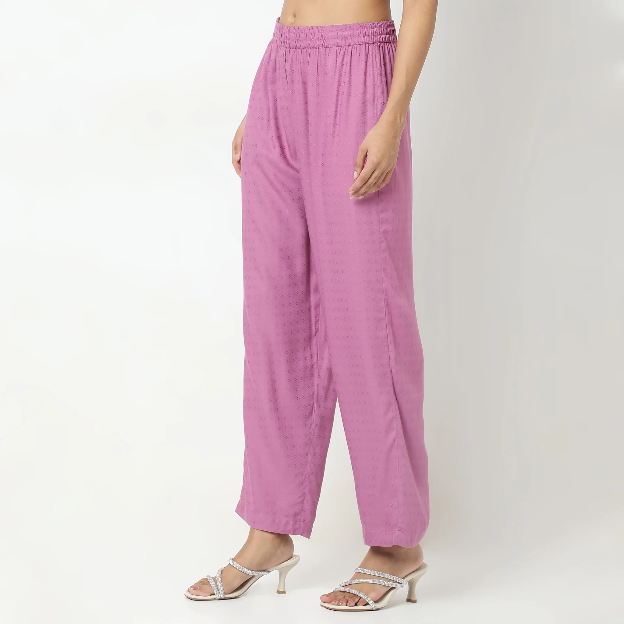 Regular Fit Printed Mid Rise Pants - Image 5