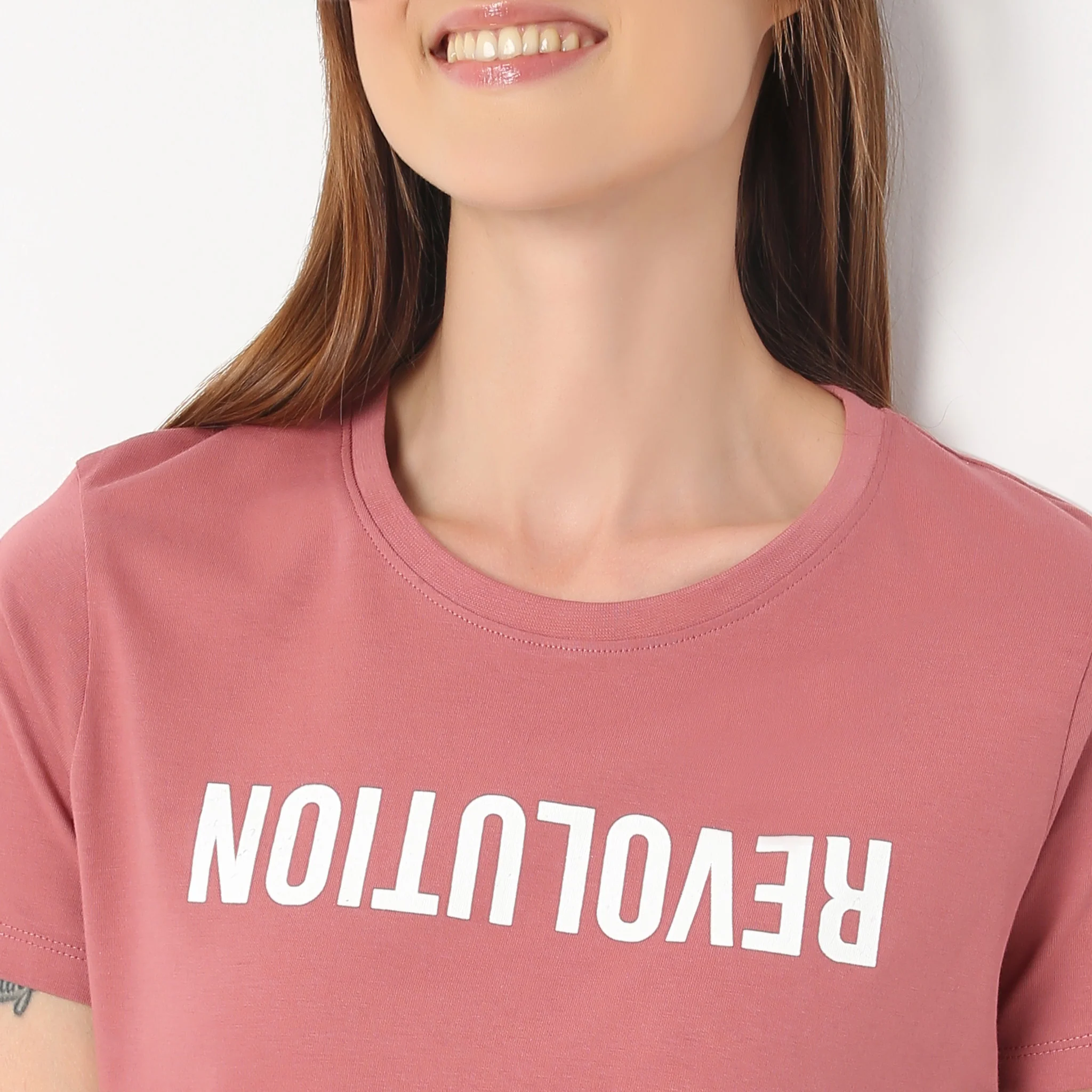 Crew Neck Short Sleeve Graphic T-Shirt - Image 5