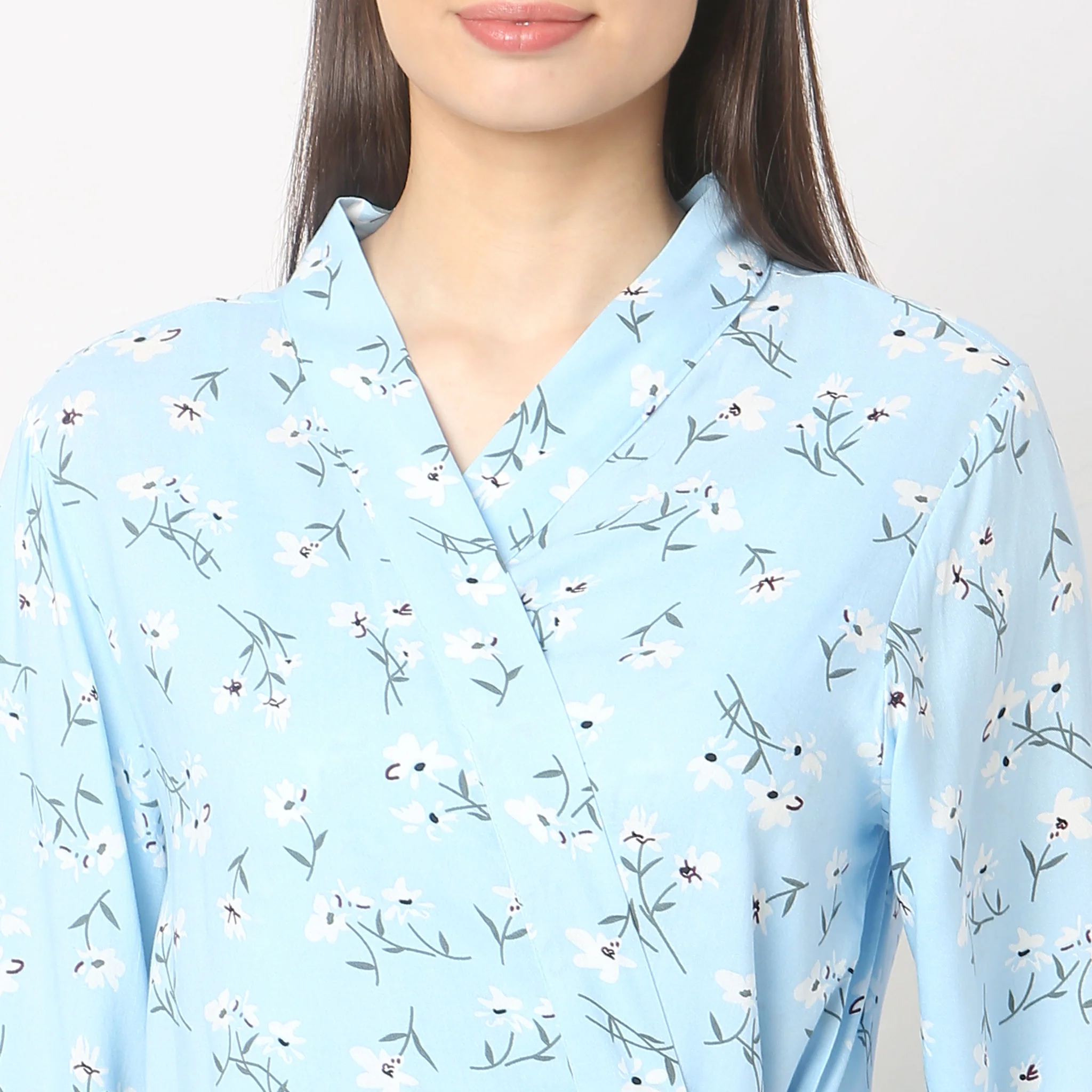 Woven Printed Slip And Pyjama With Shrug Set - Image 4