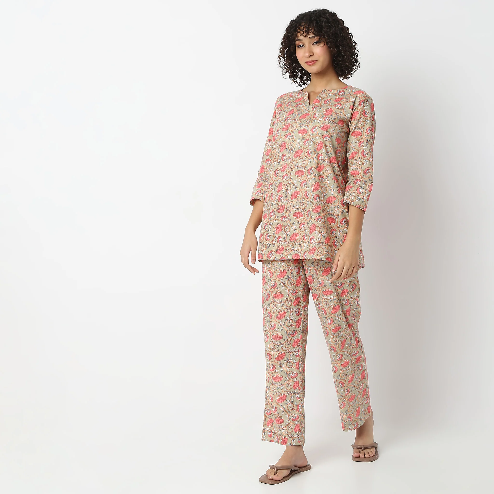 Woven Printed Top With Pyjama Set - Image 5