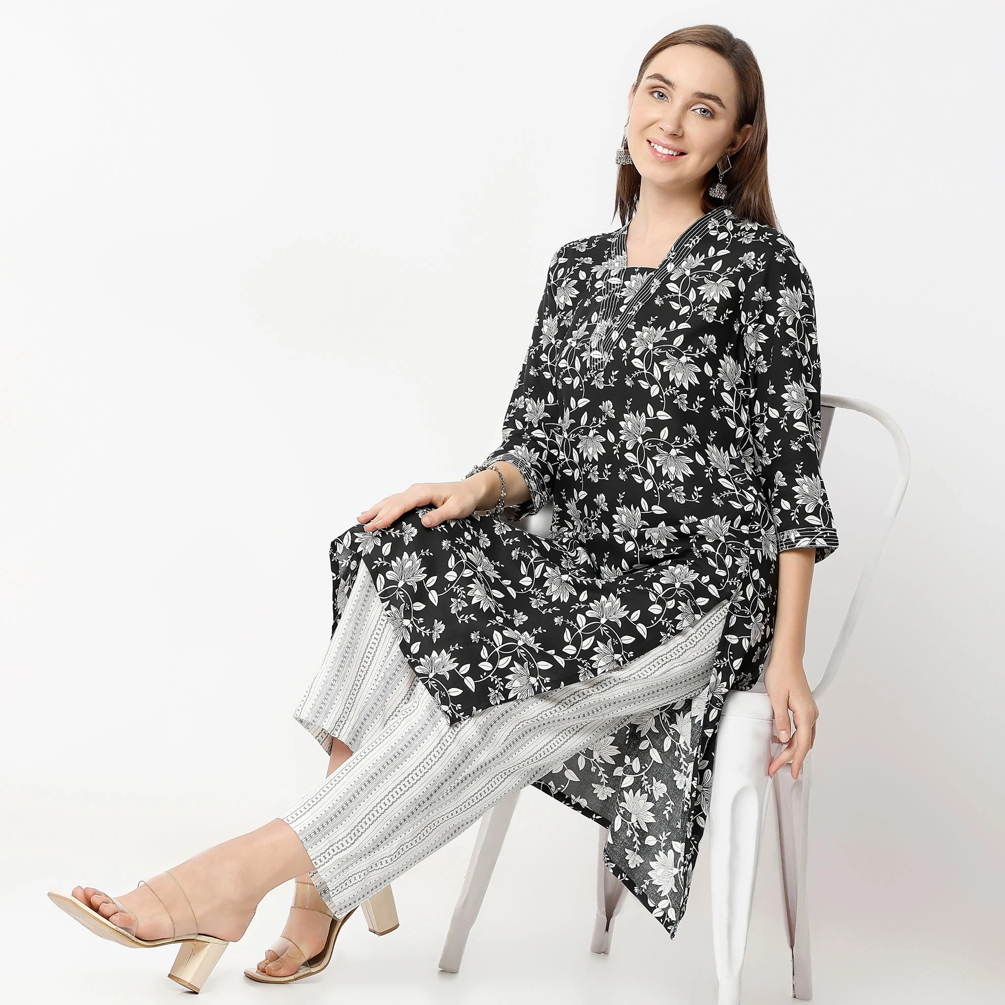 V-Neck Calf Length Straight Printed Kurta