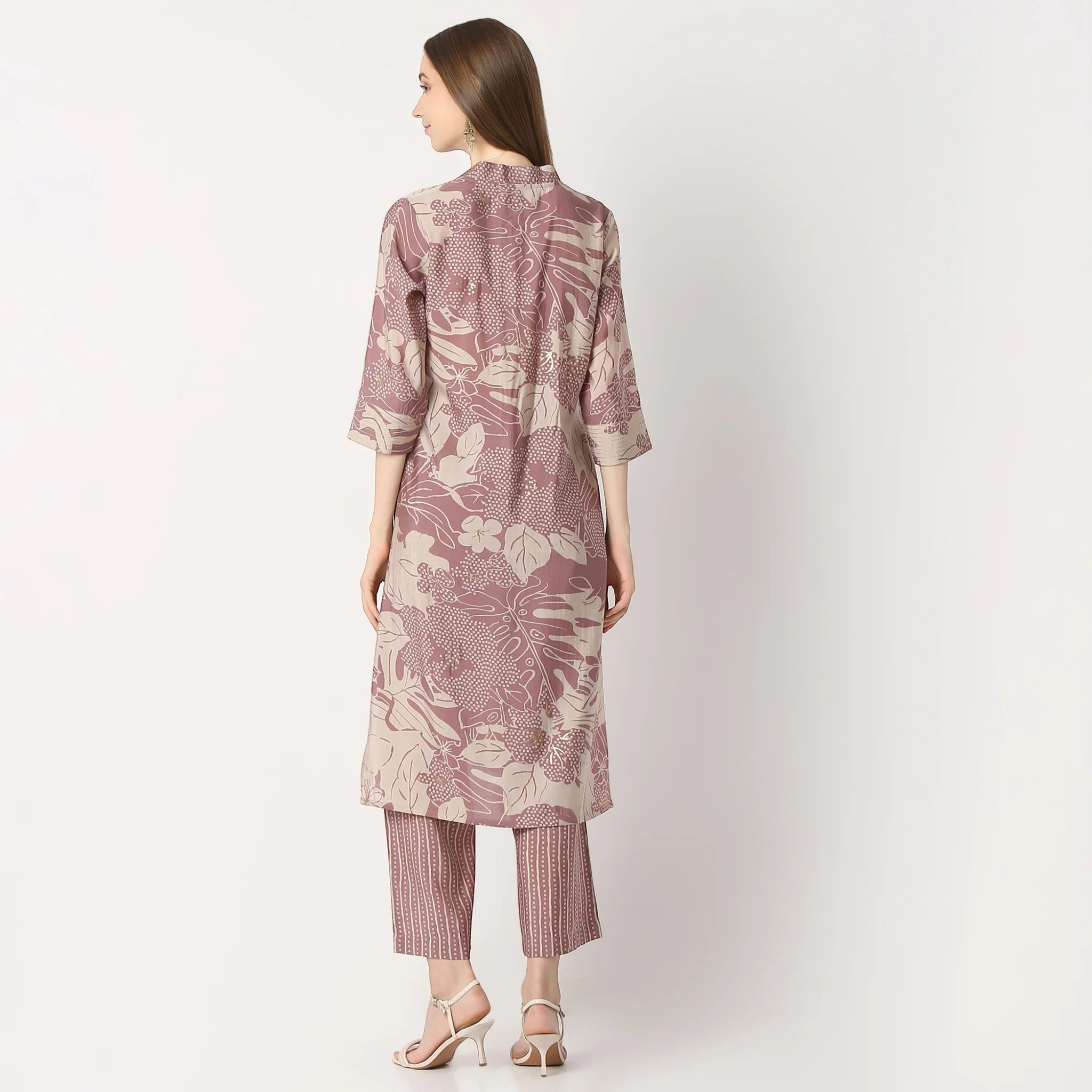 Printed V-Neck Straight Kurta With Pant Set - Image 3