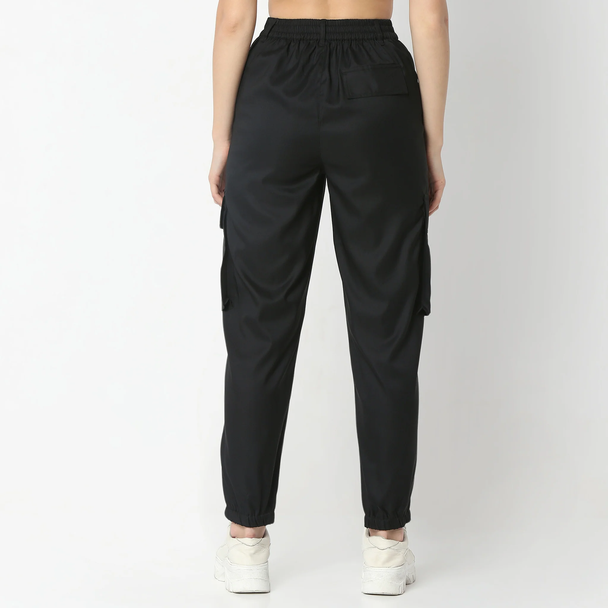 Ankle Length High Rise Cargo Pant With Patch Pocket - Image 3