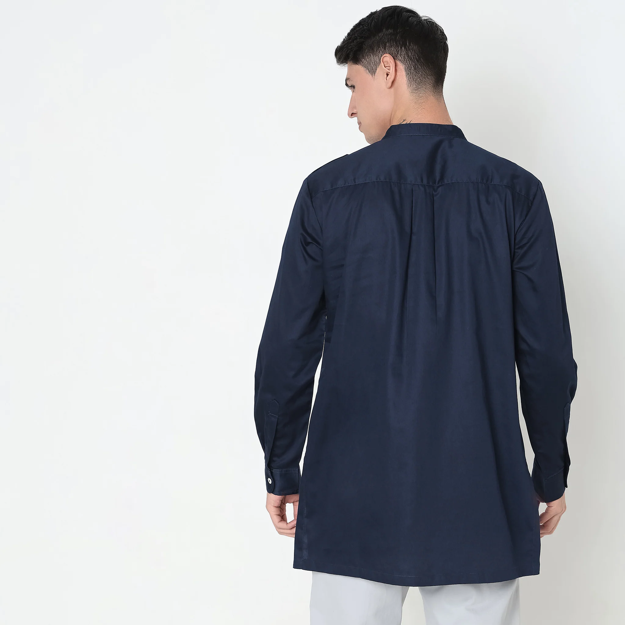 Regular Fit Solid Kurta - Image 3