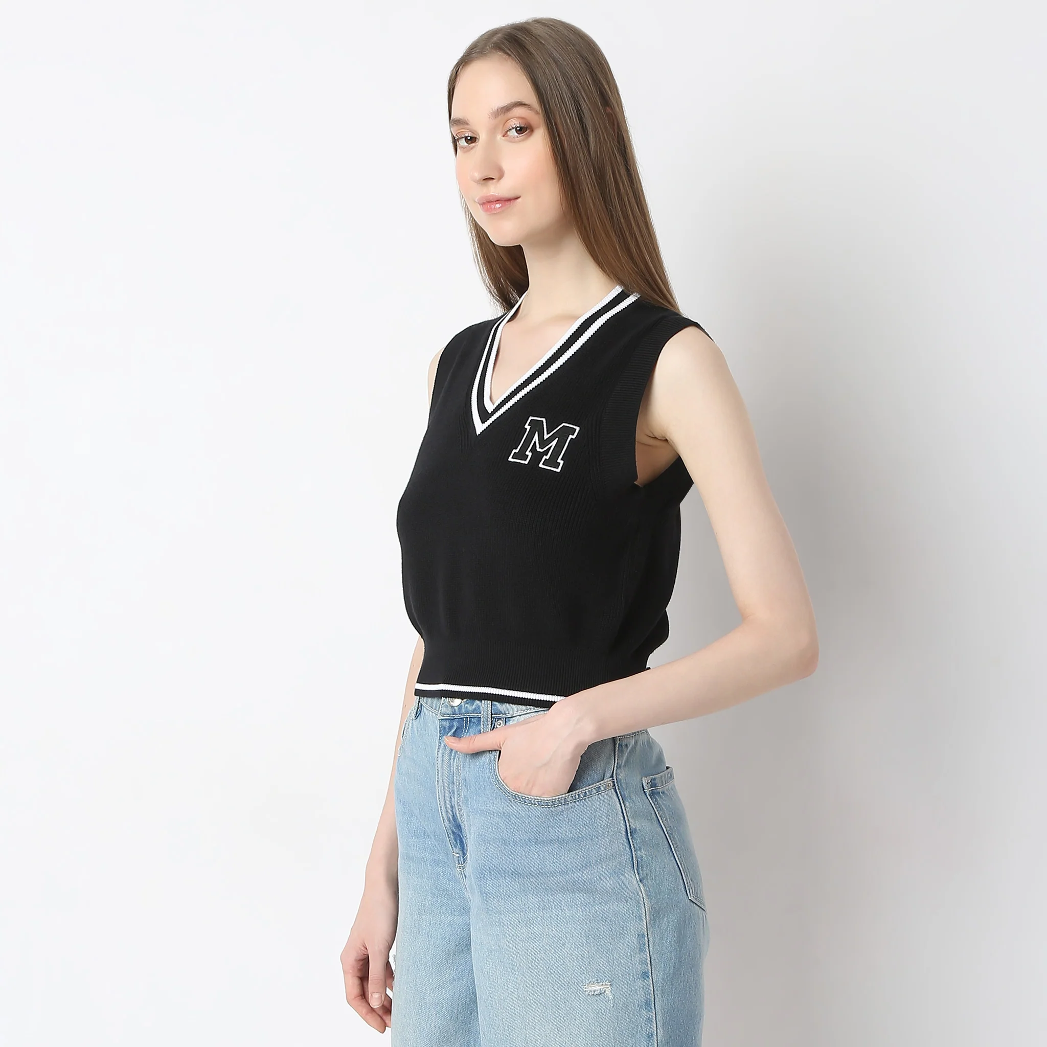 V-Neck Short Sleeve Crop Flat Knits T-Shirt - Image 4