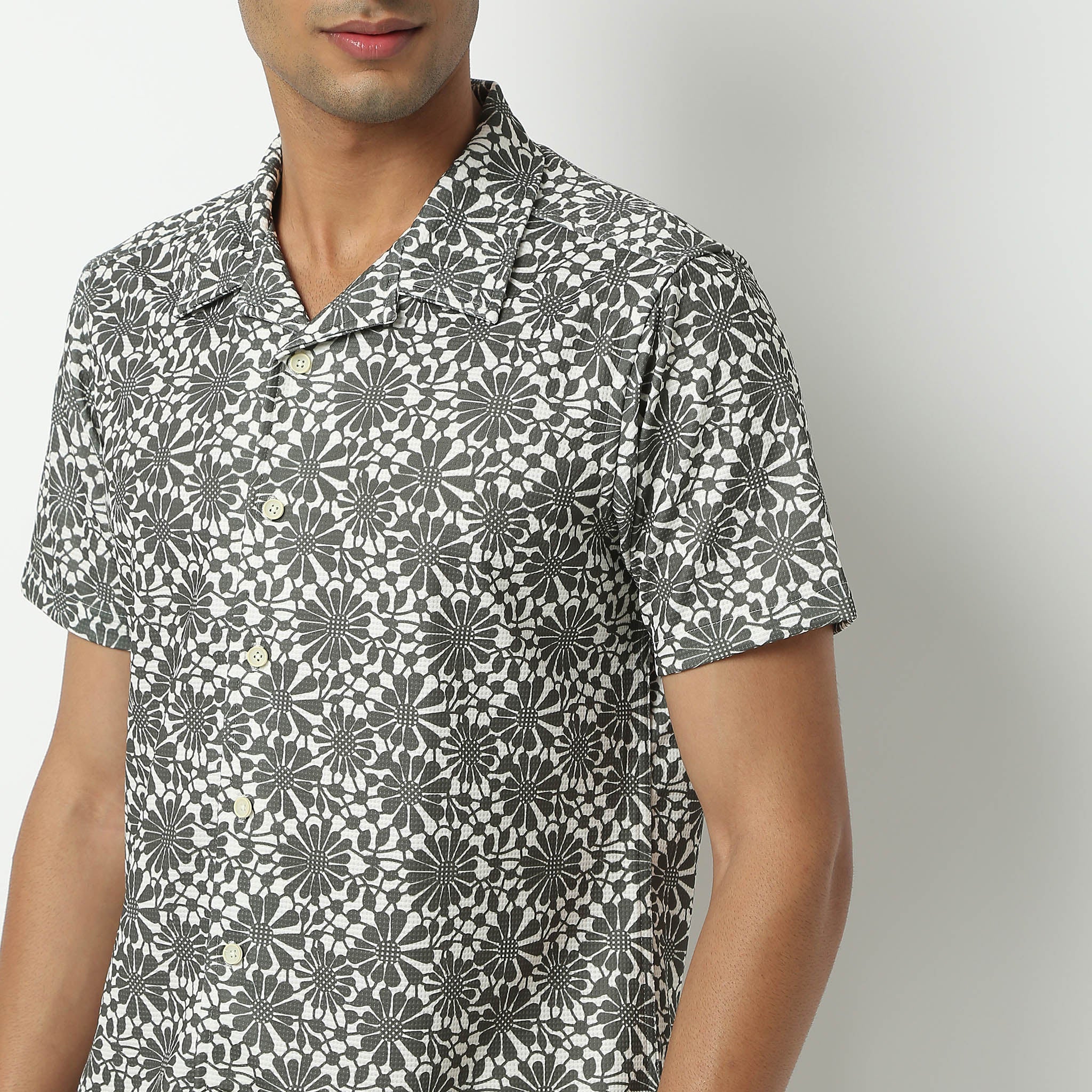 Camp Collar Half Sleeve Short Length Relaxed Fit Cuban Printed Shirt - Image 4
