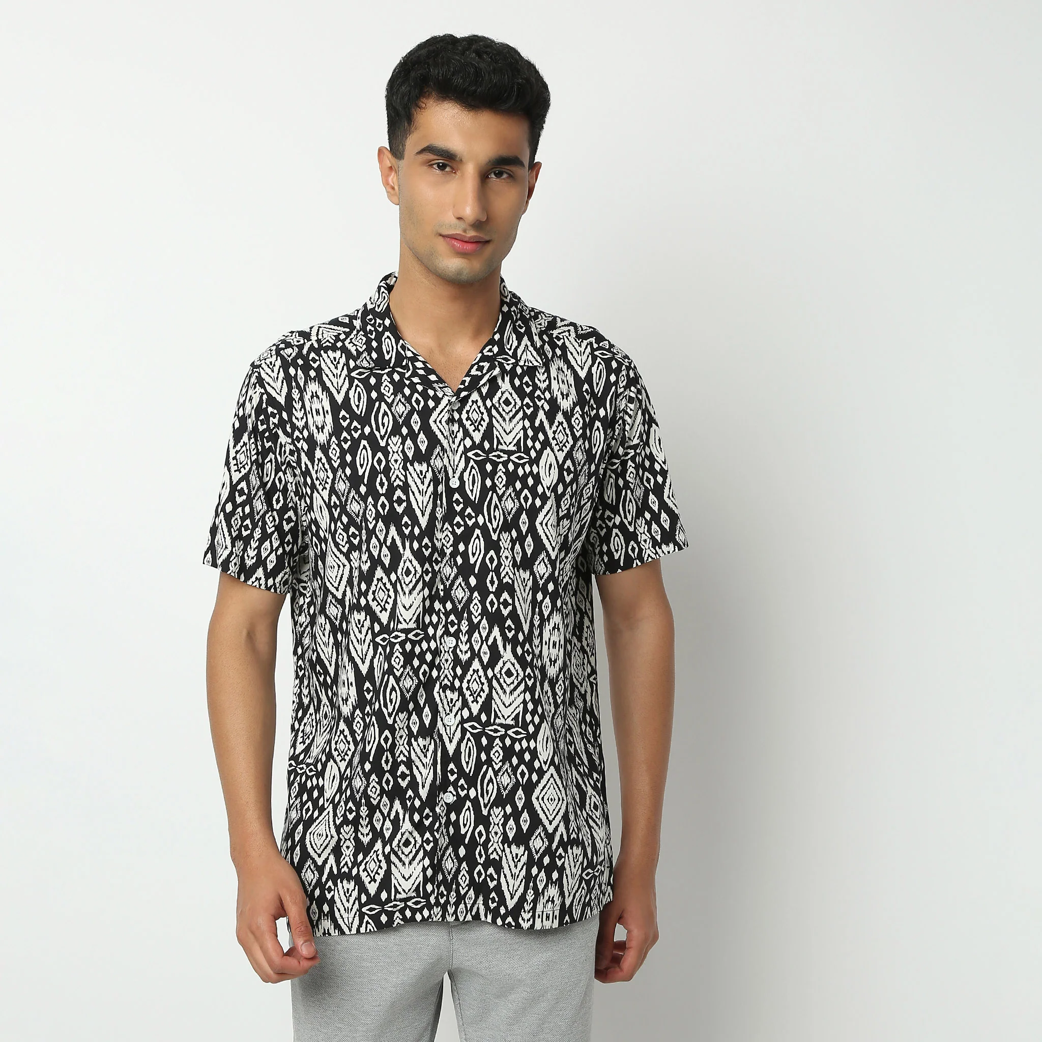 Camp Collar Half Sleeve Short Length Relaxed Fit Cuban Printed Shirt - Image 2