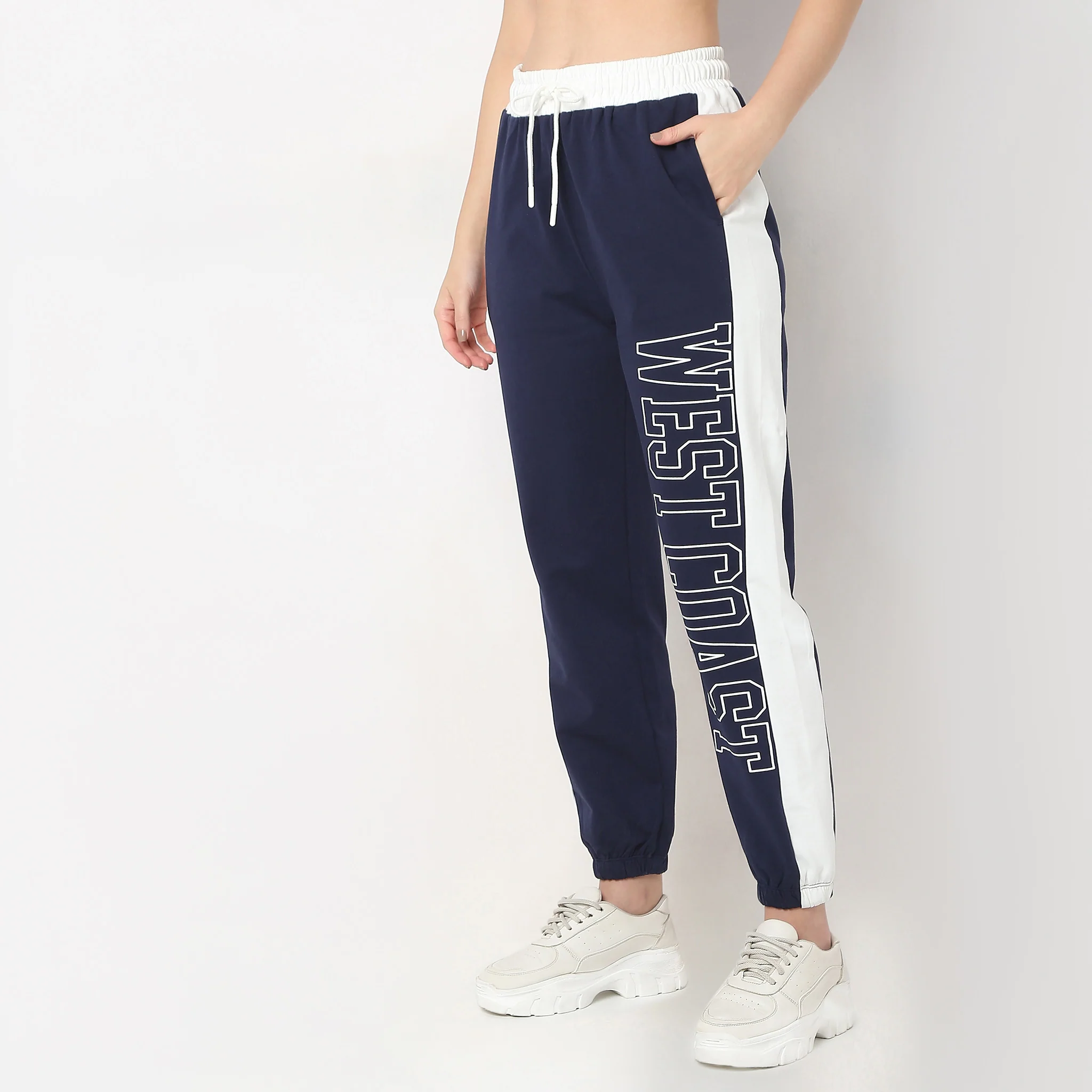 Relaxed Fit Printed High Rise Joggers - Image 5