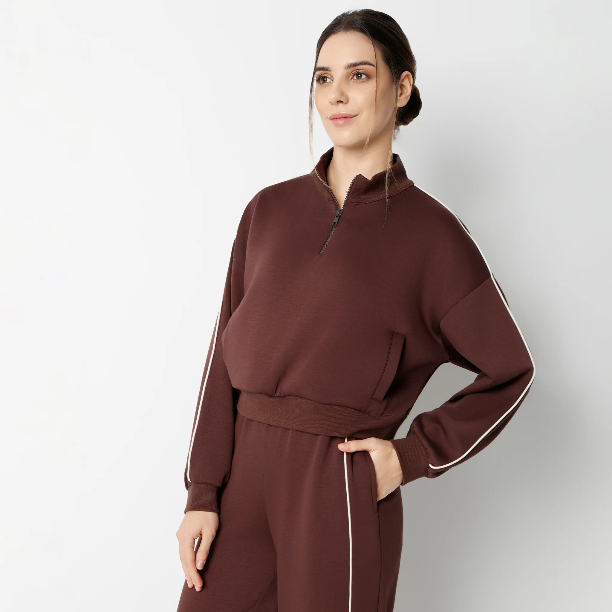 Relaxed Fit Mock Neck Full Sleeve Front Pockets And A Dew Coloured Piping Sweatshirt - Image 5