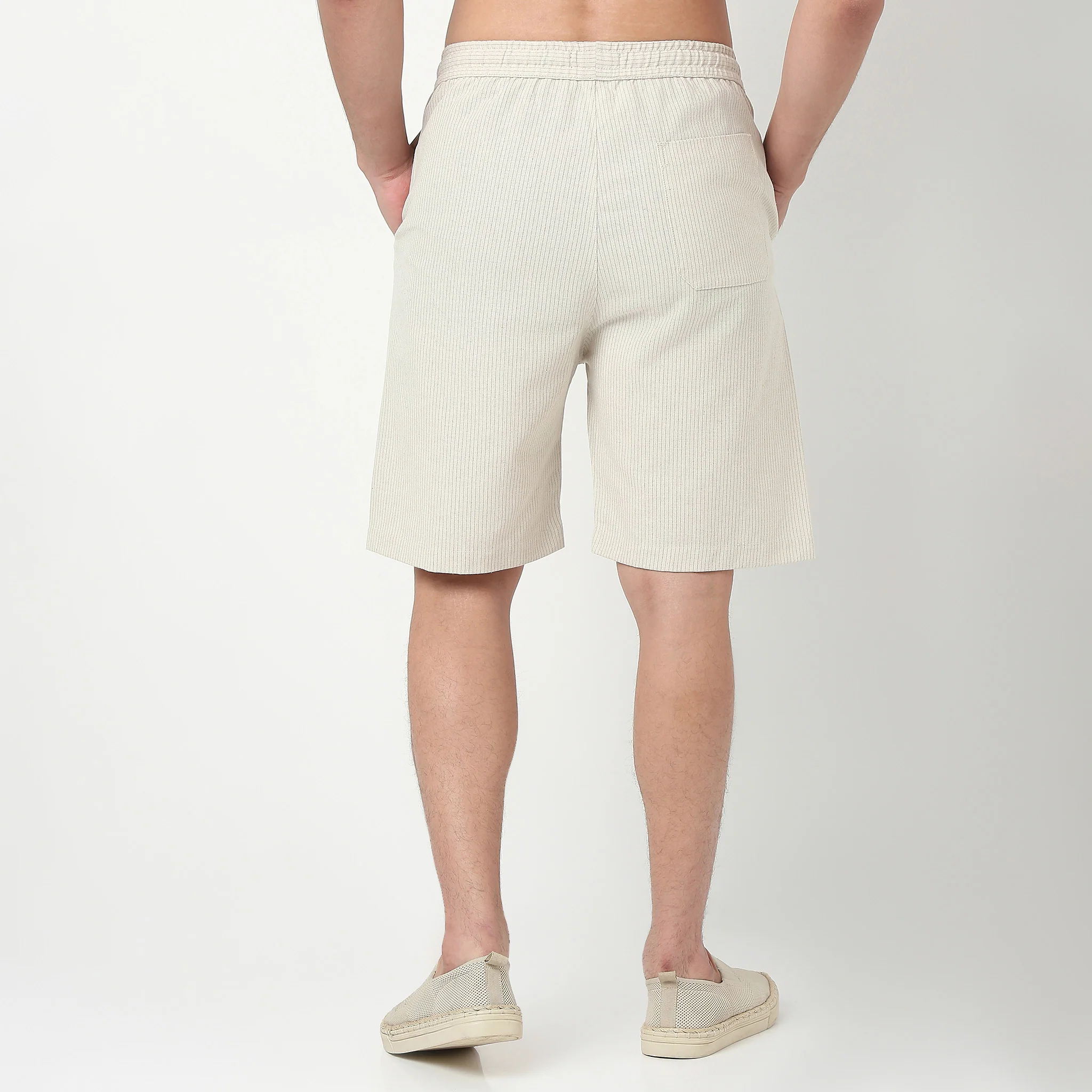 Relaxed Fit Trendy Yarn Dyed Textured Pull-On Shorts - Image 3