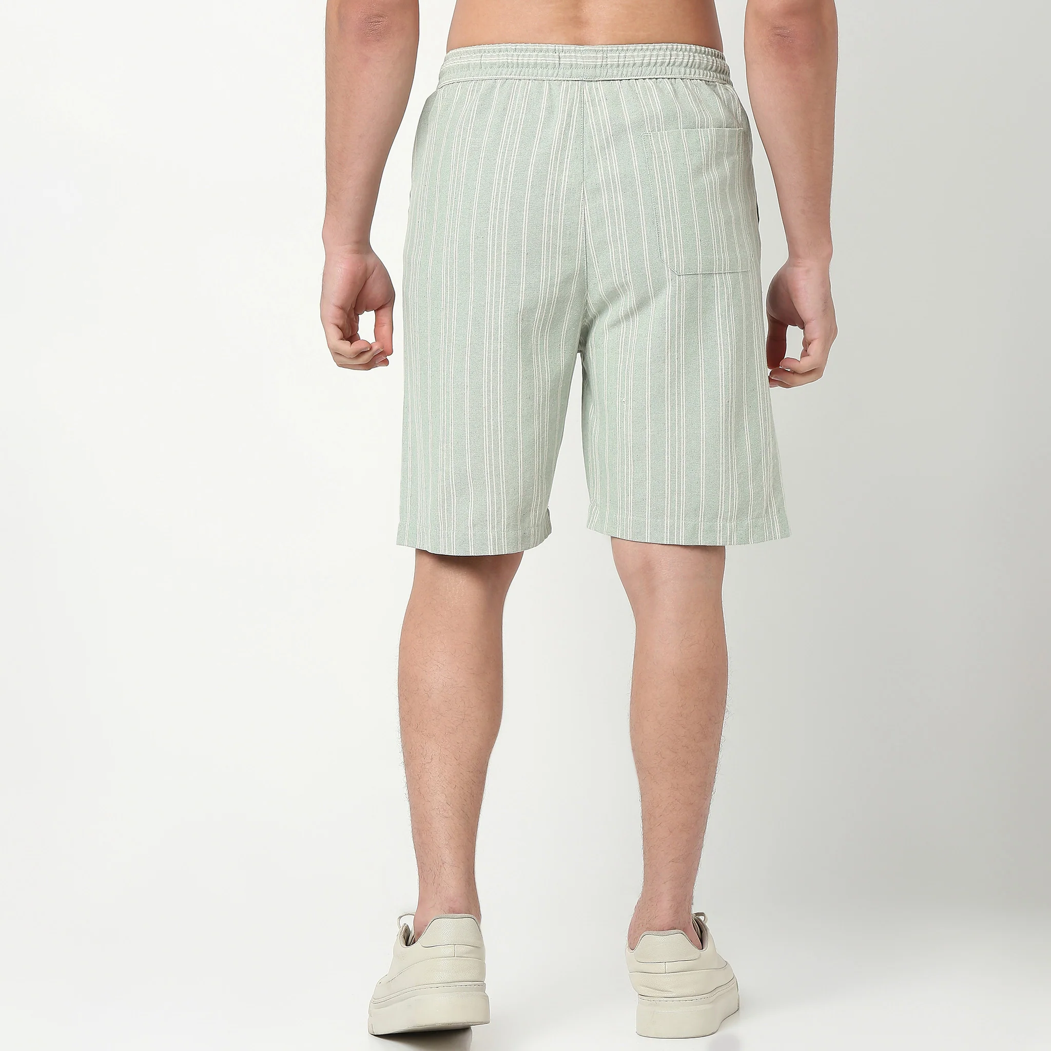 Relaxed Fit Trendy Yarn Dyed Textured Pull-On Shorts - Image 3