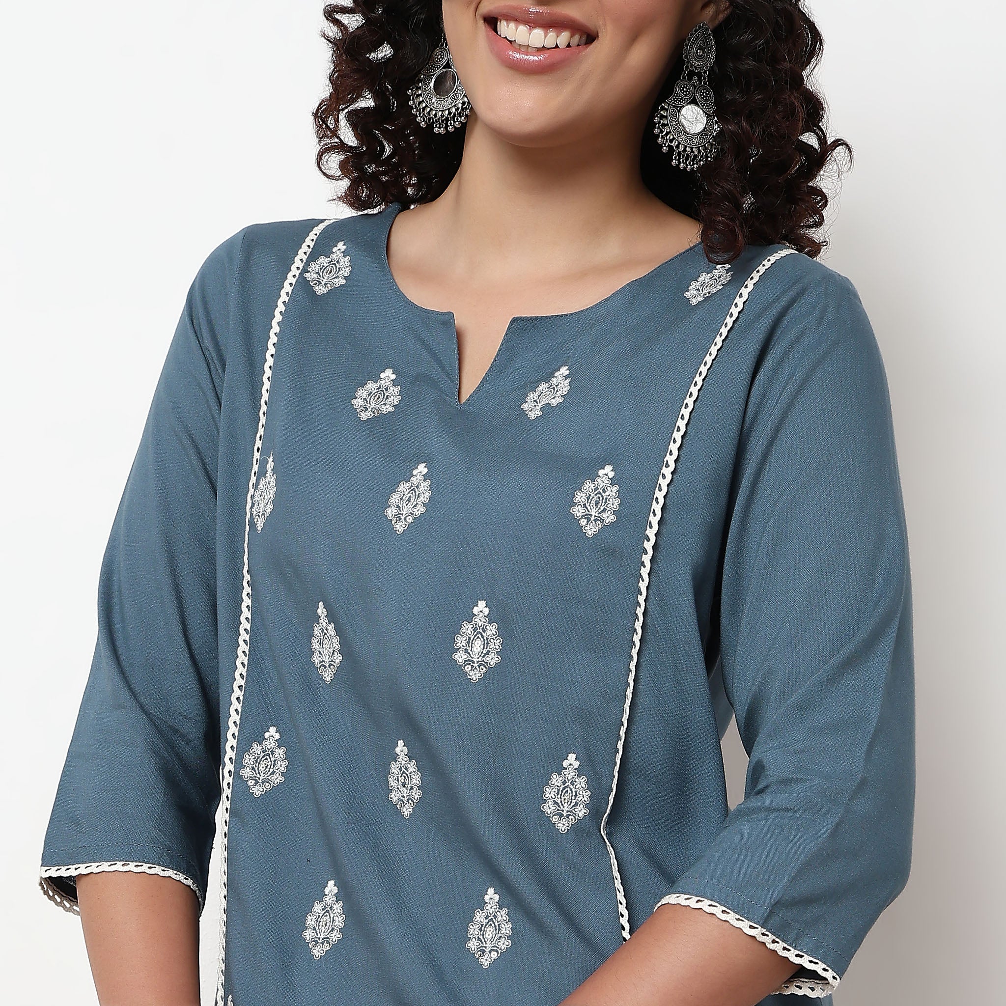 Embroidered Center Panel Straight Kurta - Image 4