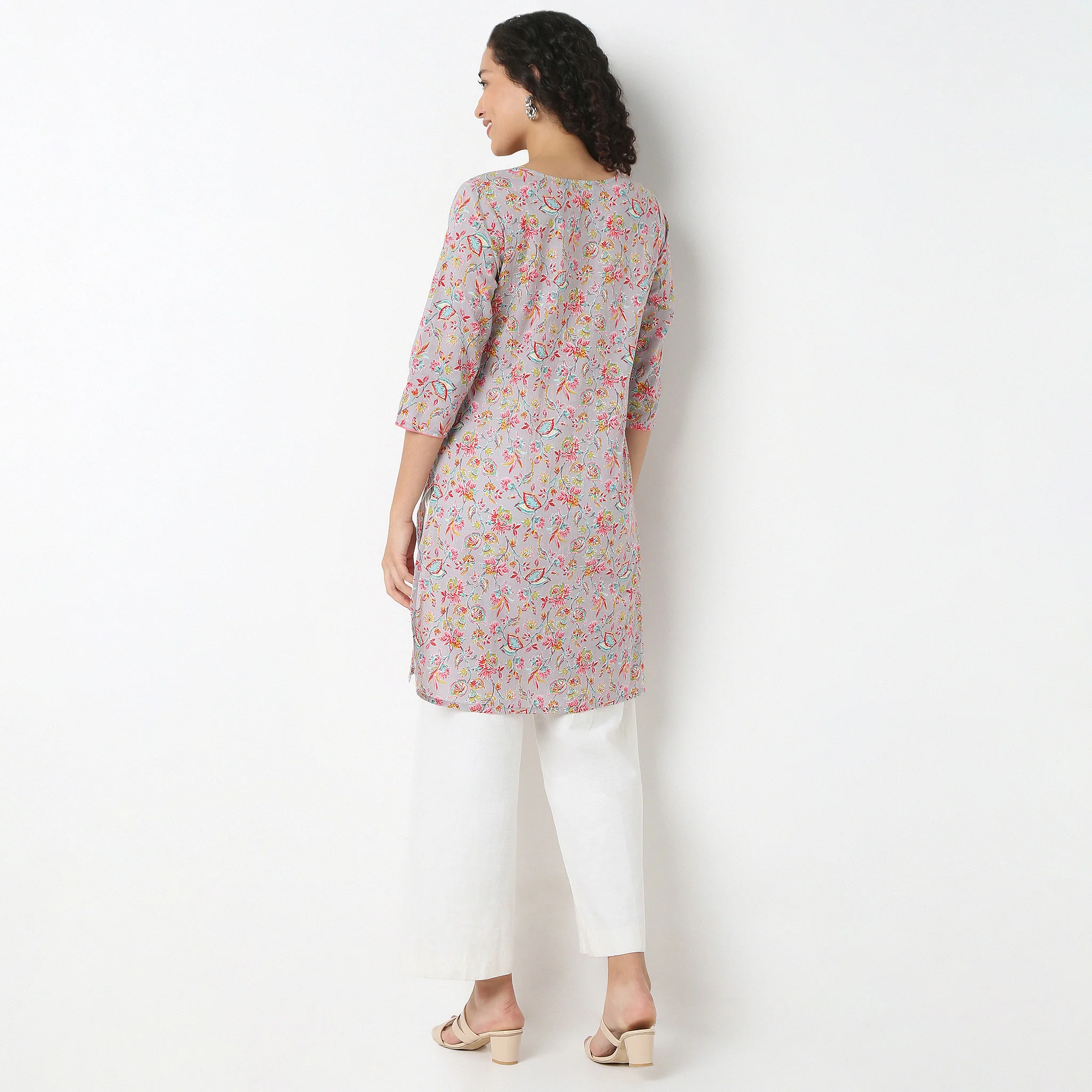 Round Neck Printed Kurta - Image 3