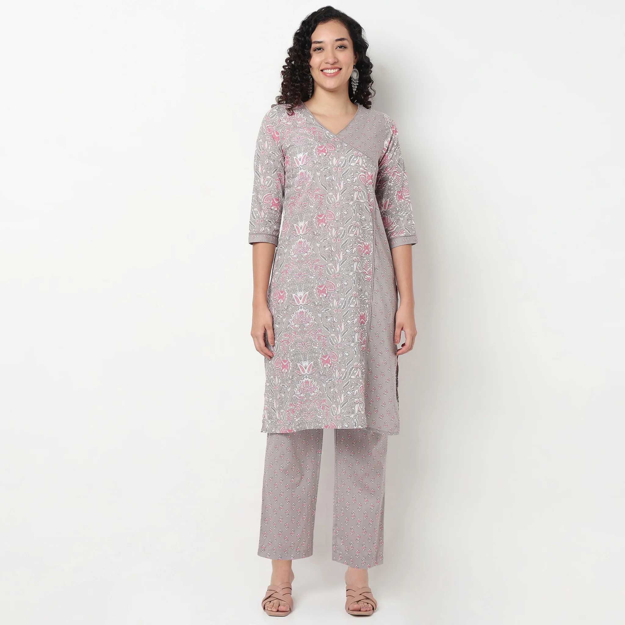Side Panel Printed V-Neck Kurta - Image 2