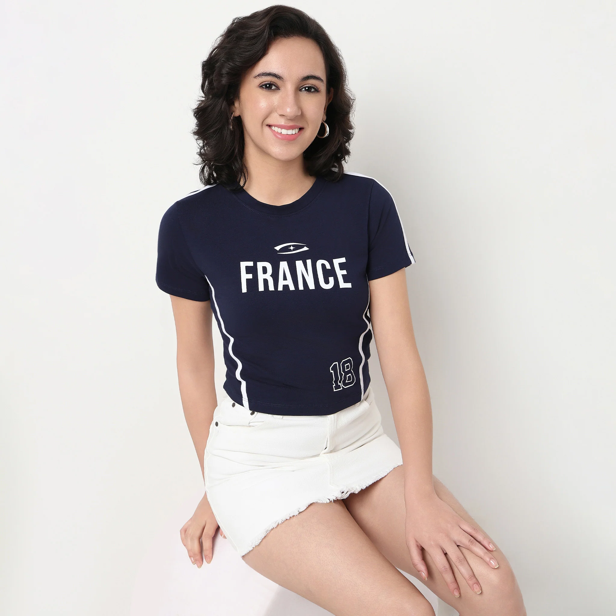 Slim Fit Cropped Graphic Tee - Image 4