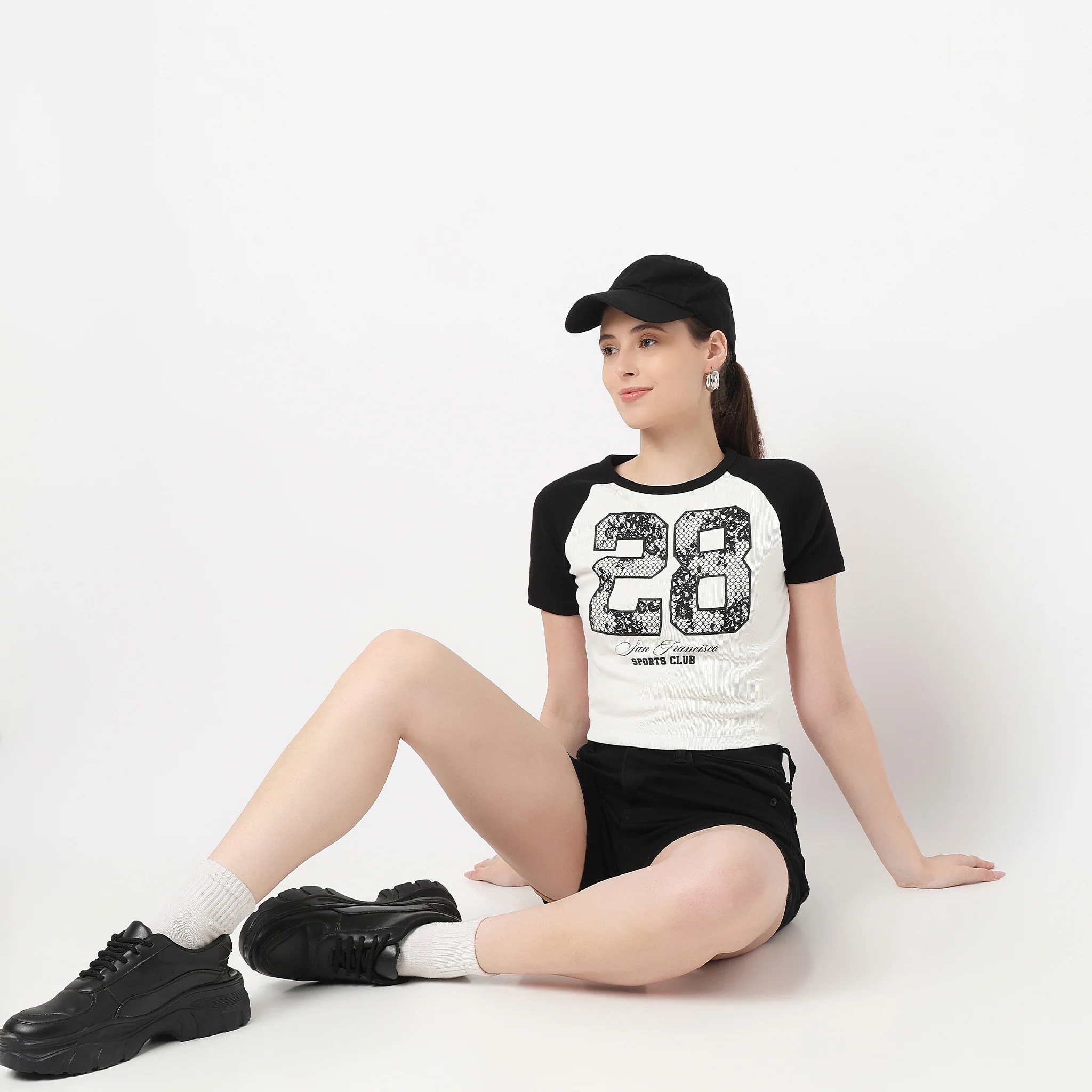 Slim Fit Graphic Crop Tee