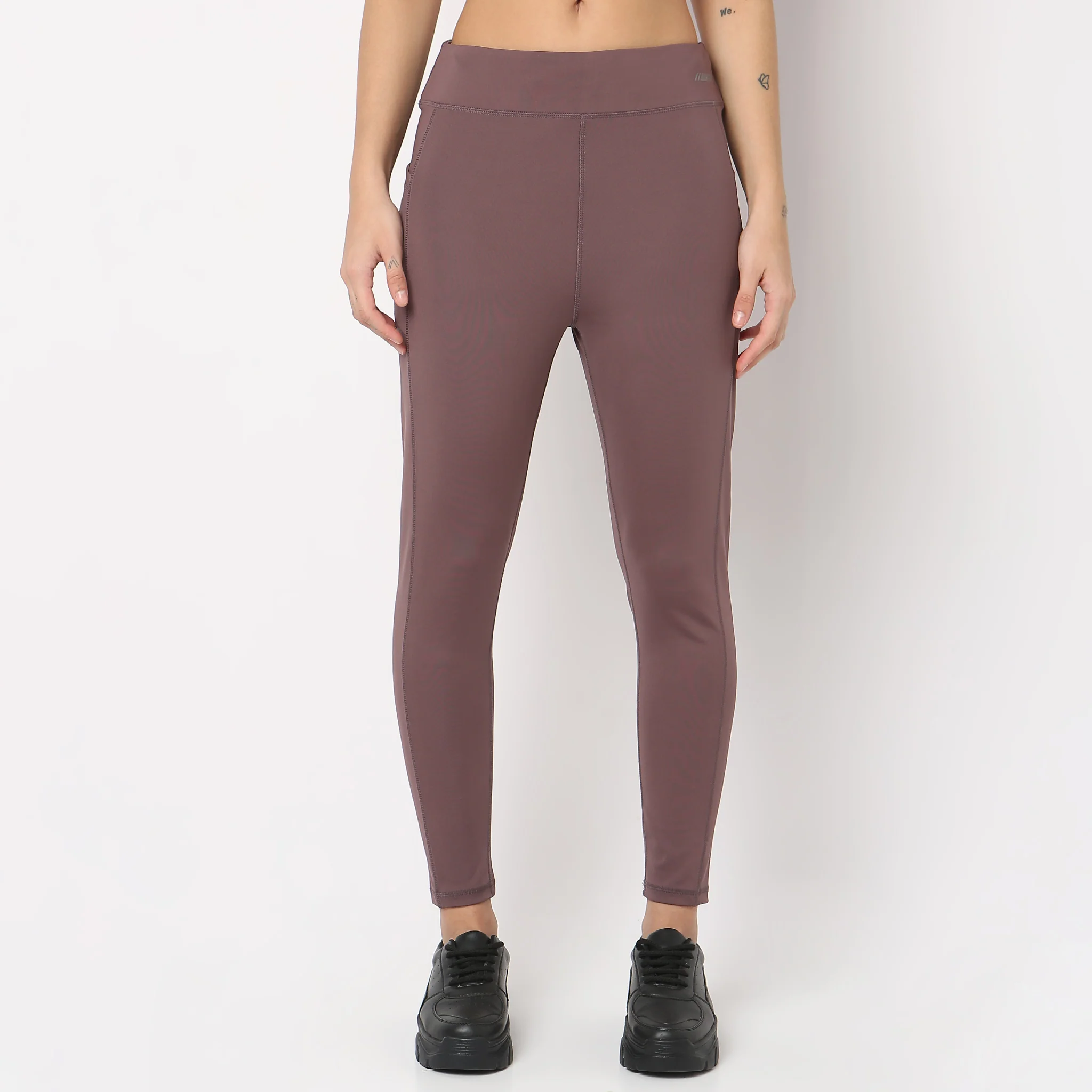 Slim Fit High Rise Jeggings - Image 12