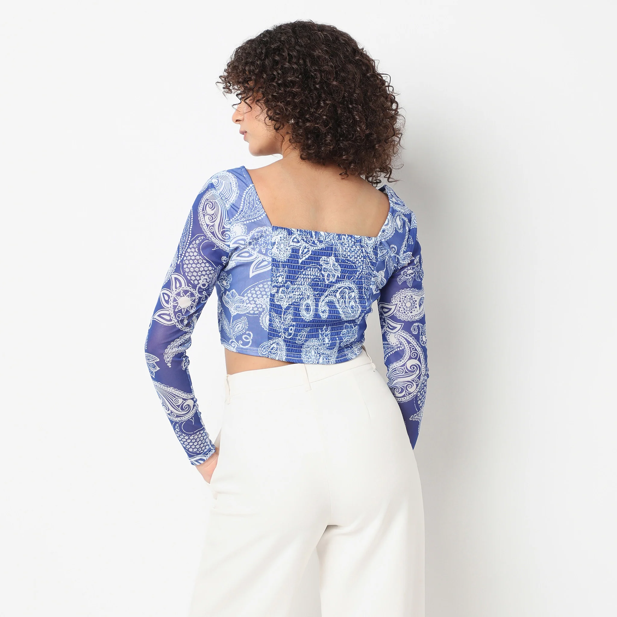 Sweetheart Neck Full Sleeve Fitted Printed Crop Top - Image 3