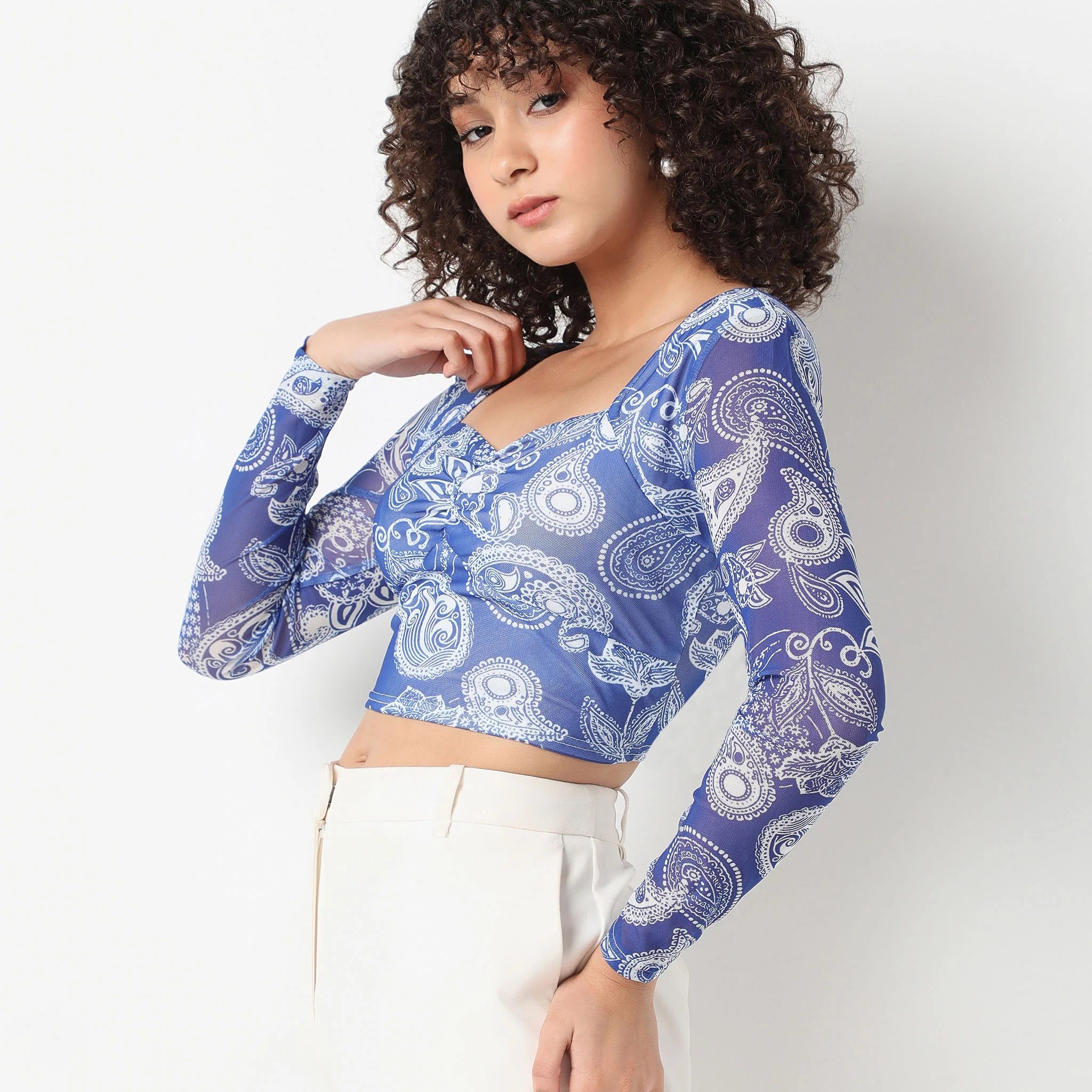 Sweetheart Neck Full Sleeve Fitted Printed Crop Top - Image 4