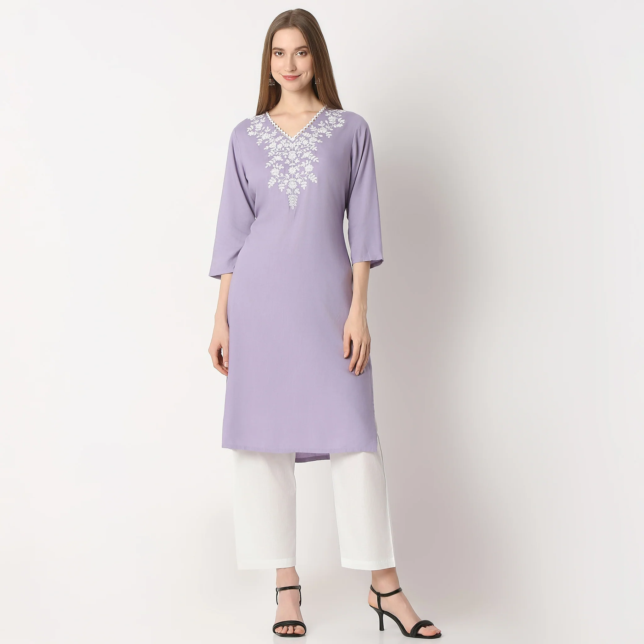 Straight Fit Embroidered Below Knee V-Neck Kurta - Image 2