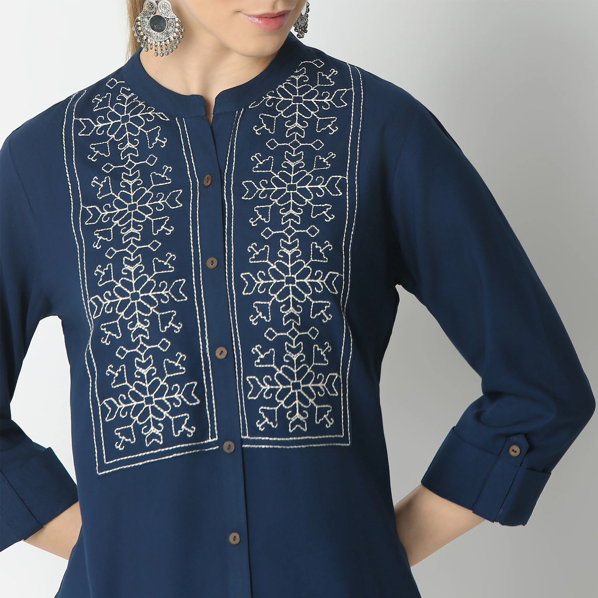 Embroidered Band Neck Kurta - Image 4