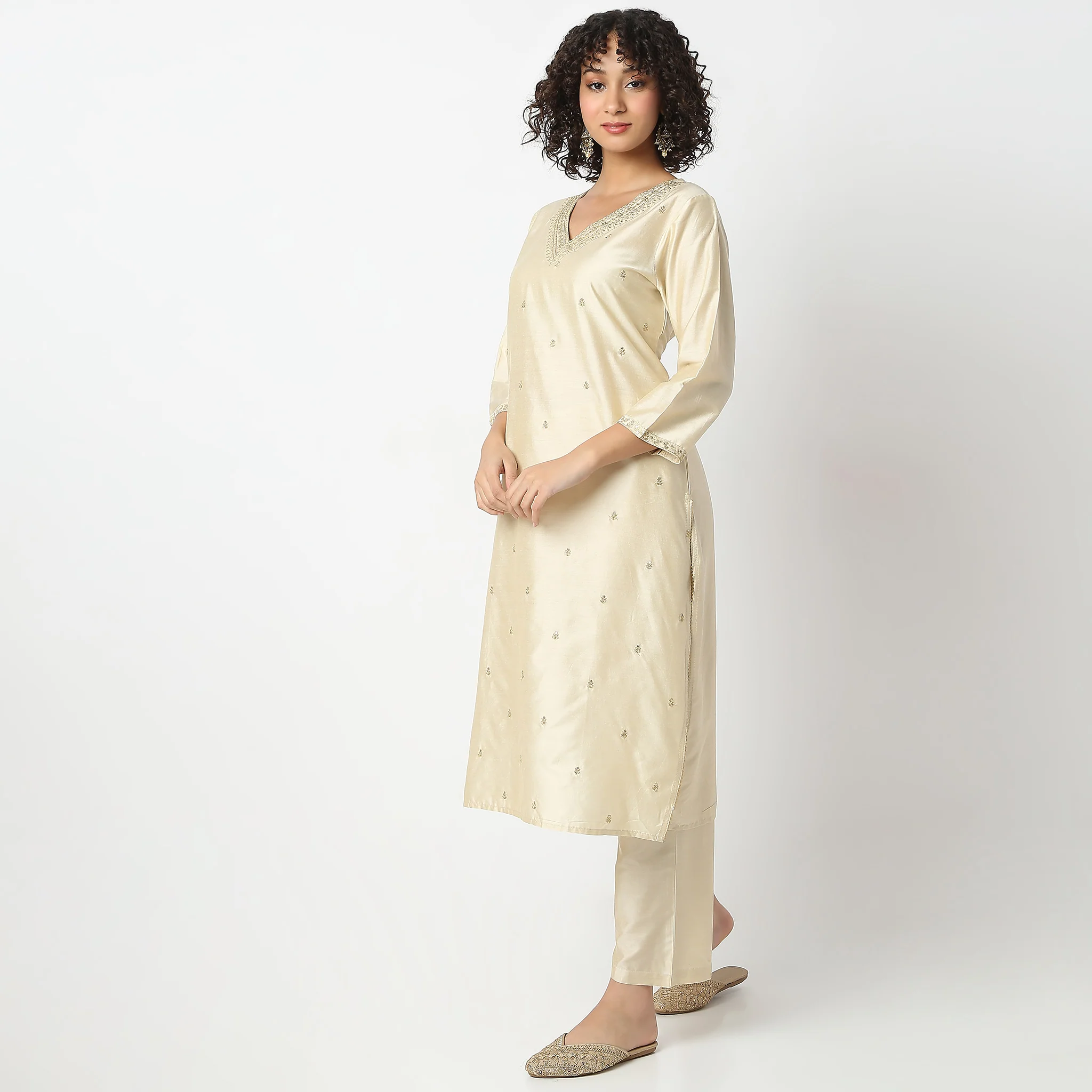 Straight Fit Embroidered Kurta And Pant With Dupatta Set - Image 5