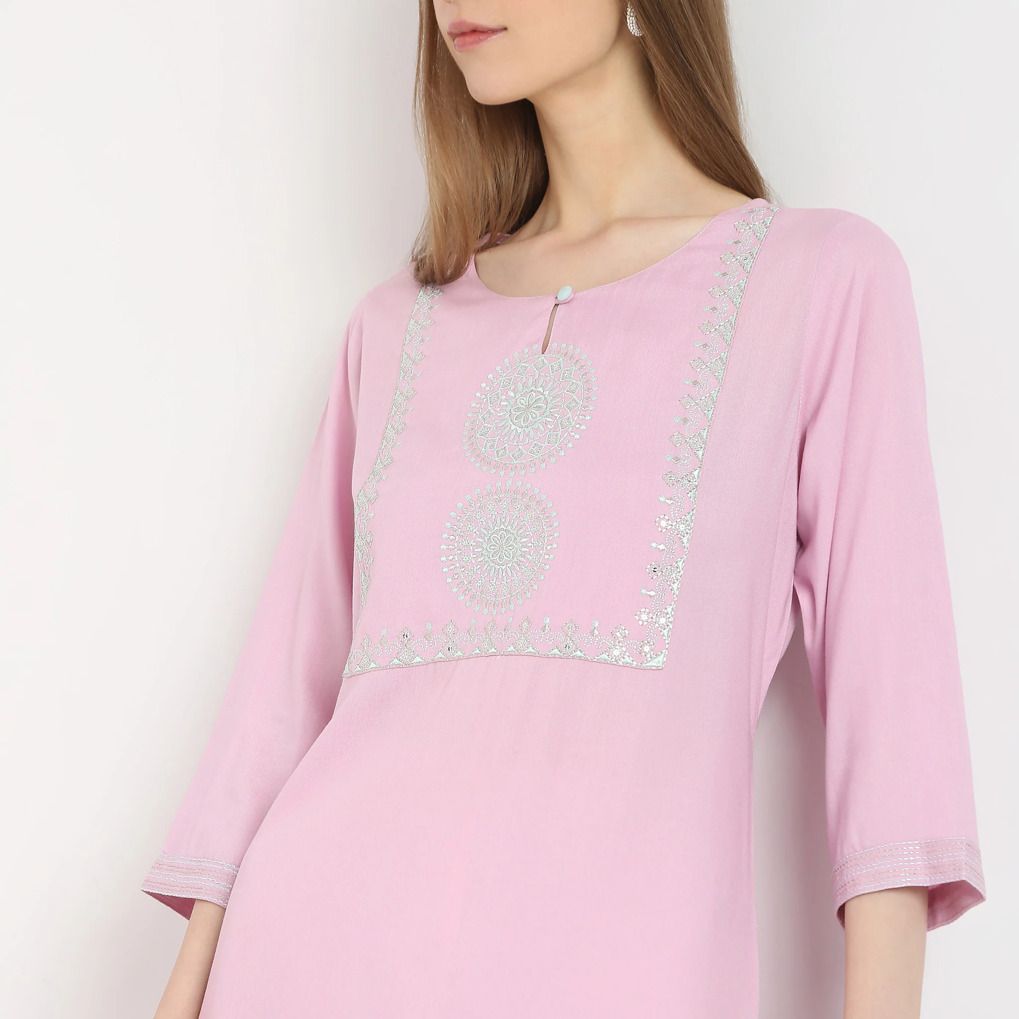 Straight Fit Embroidered Kurta - Image 4