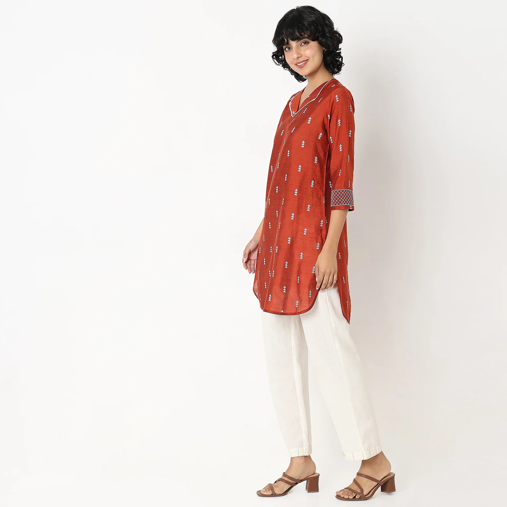 Straight Fit Embroidered Kurta - Image 5