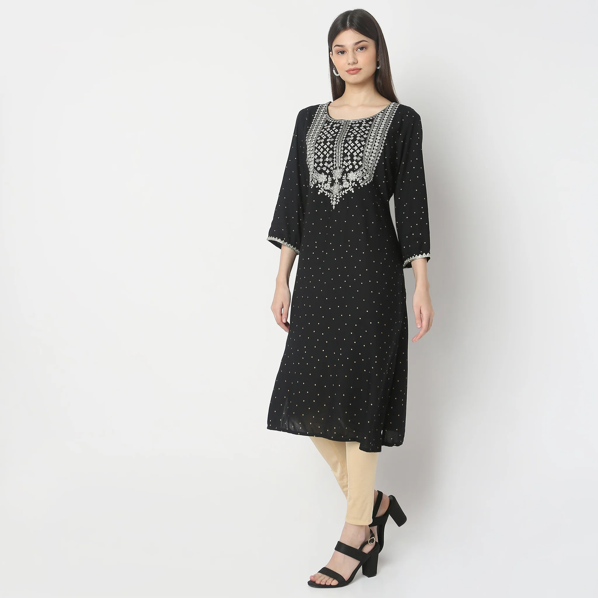 Straight Fit Embroidered Kurta - Image 5