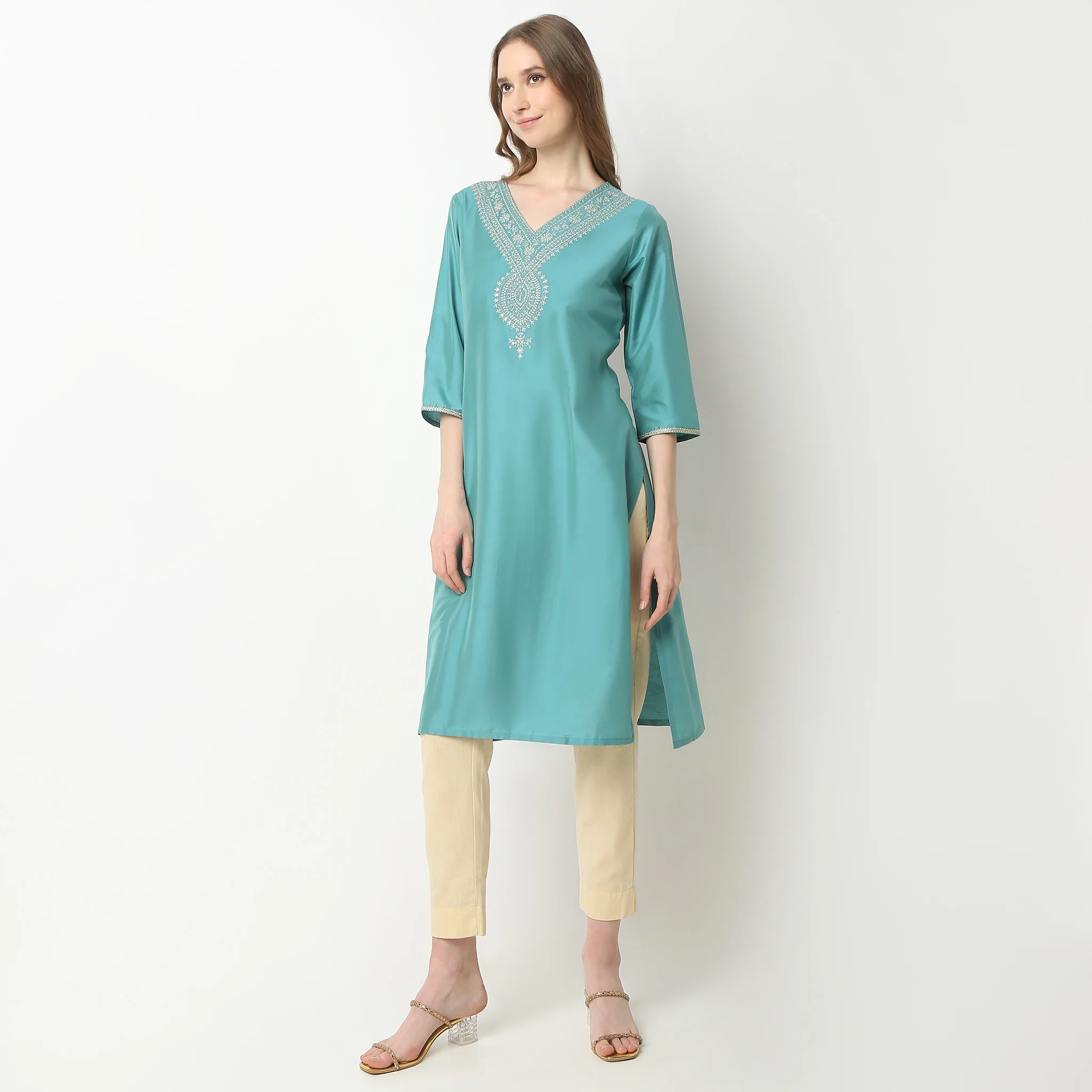 Straight Fit Embroidered Kurta - Image 9