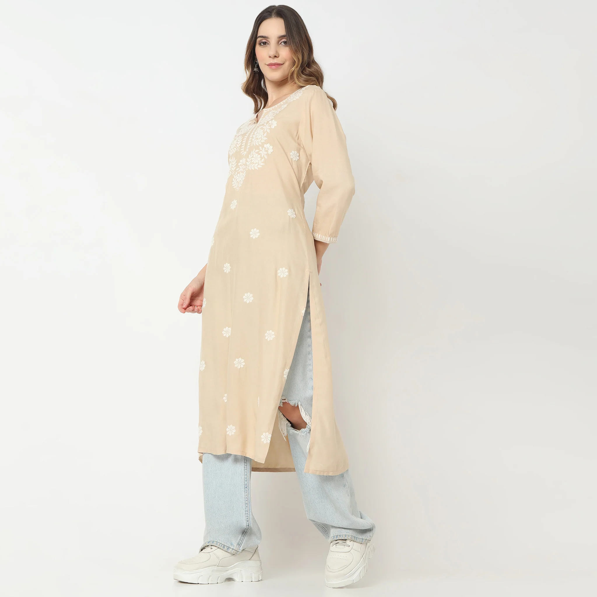 Calf Length Three-Fourth Sleeve Straight Fit Embroidered Kurta - Image 4