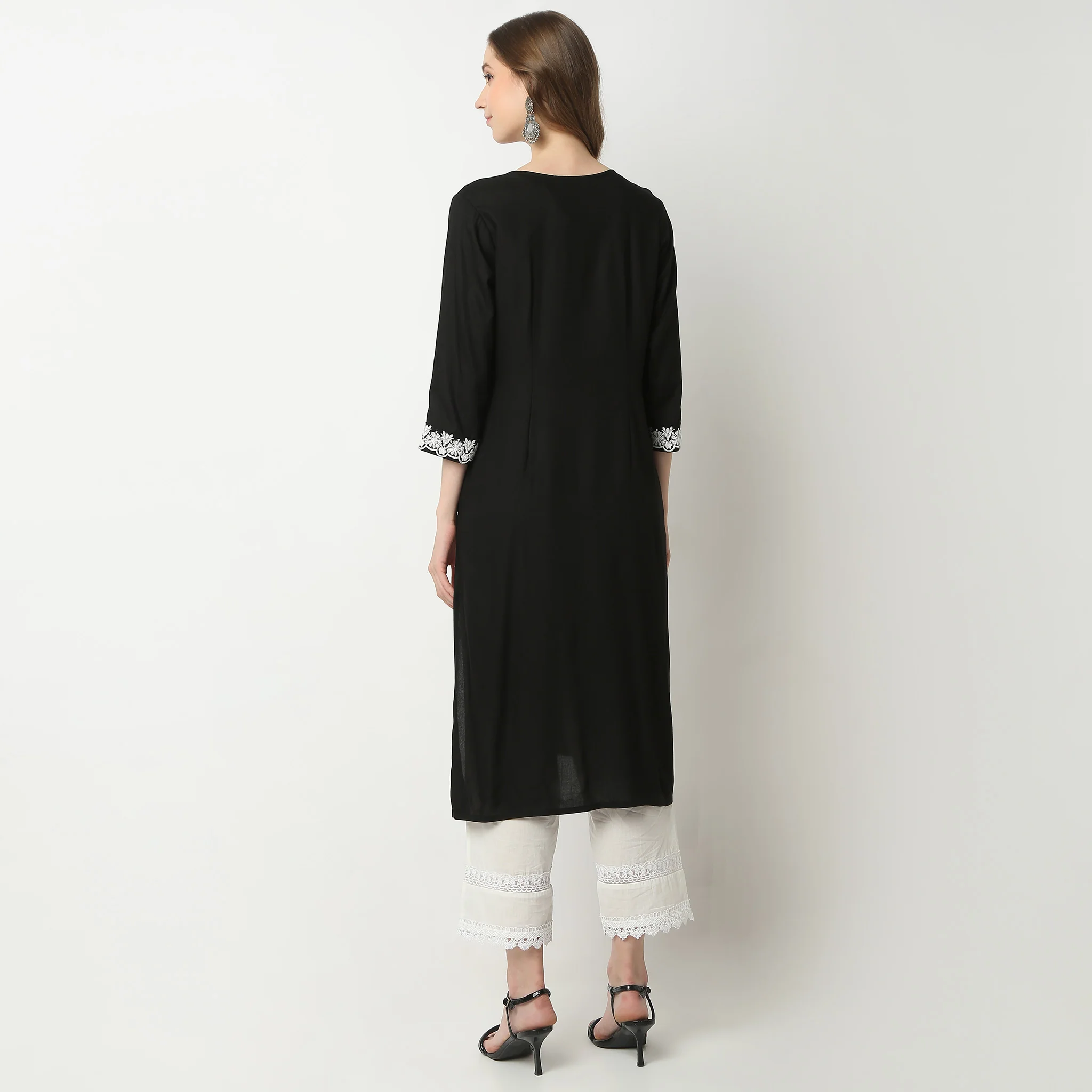 Straight Fit Embroidered Below Knee Kurta - Image 3