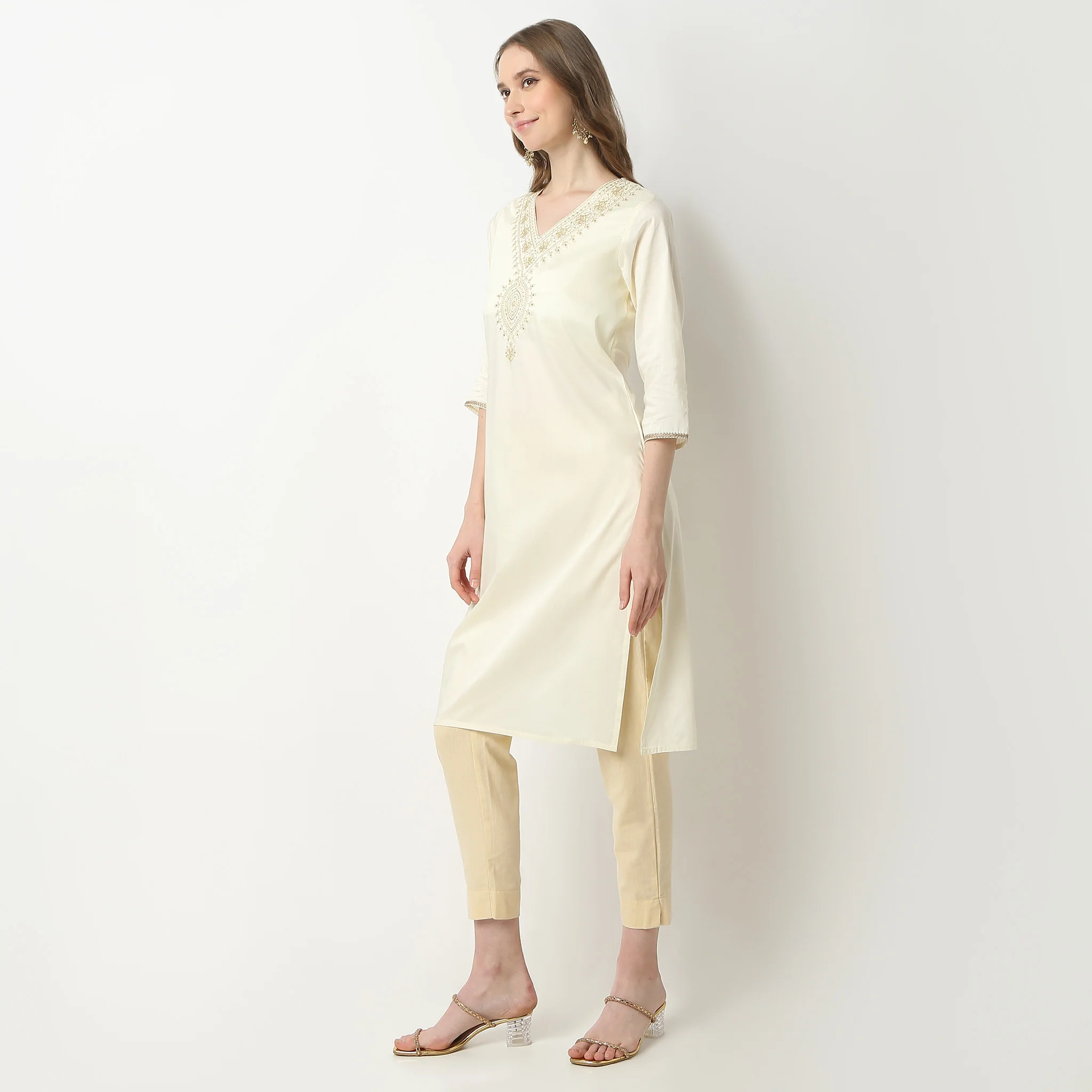 Straight Fit Embroidered V-Neck Below Knee Kurta - Image 4