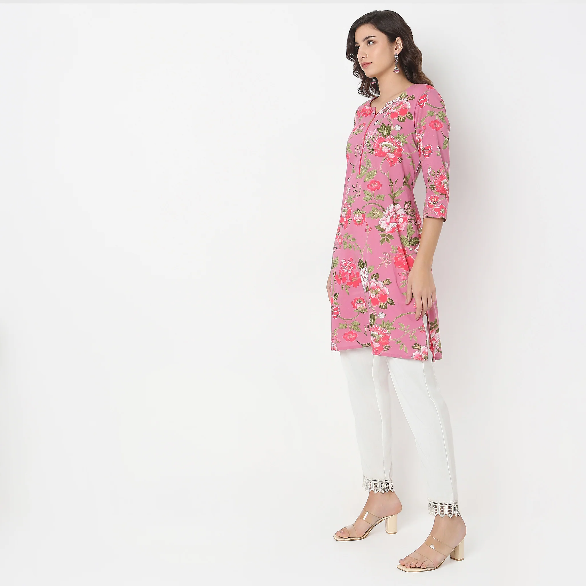 Straight Fit Floral Kurta - Image 5