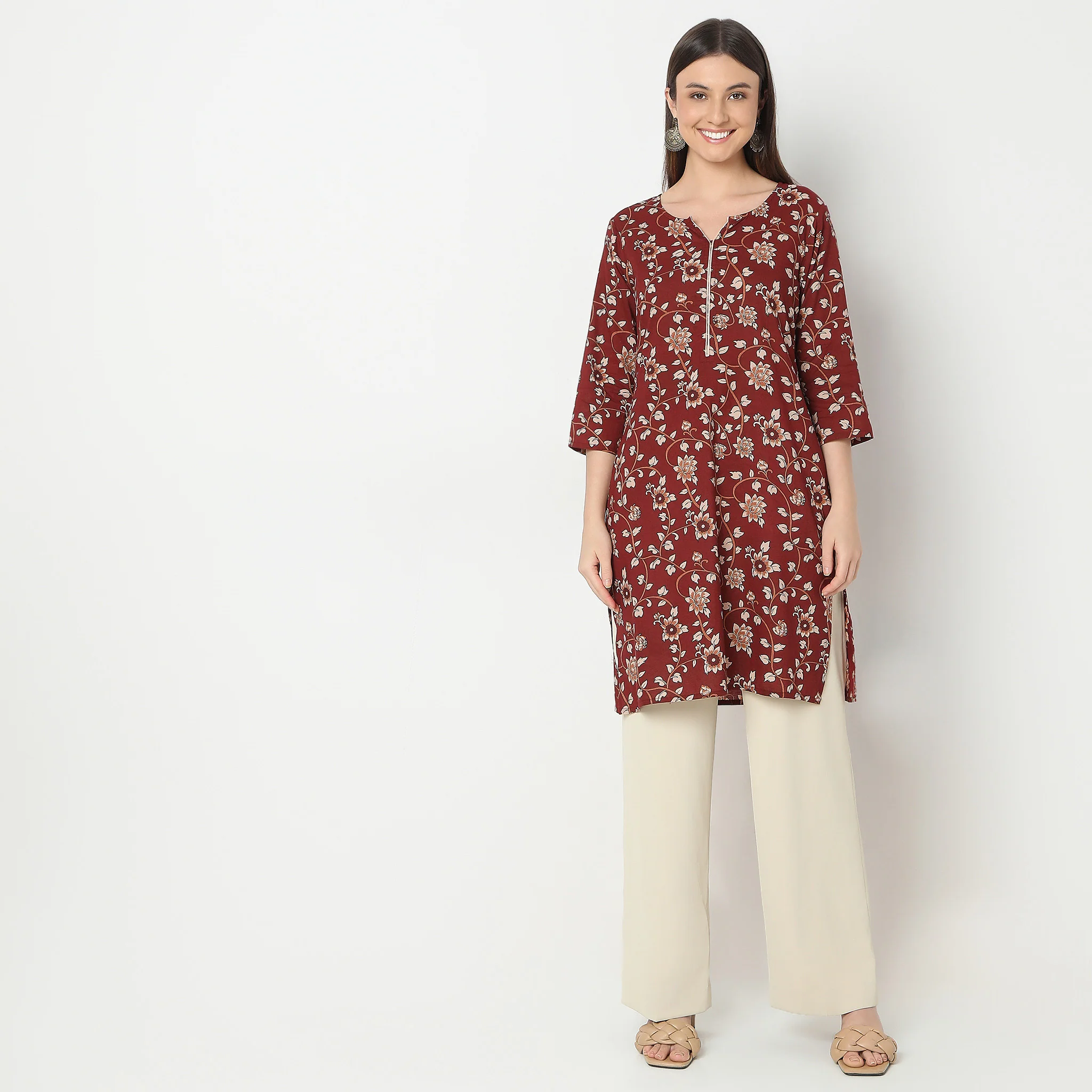 Straight Fit Floral Kurta - Image 2