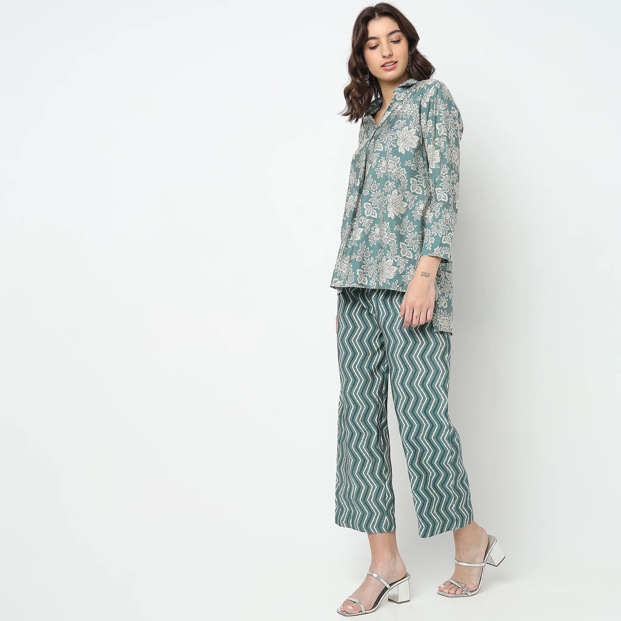 Straight Fit Floral Tunic With Pant Set - Image 12